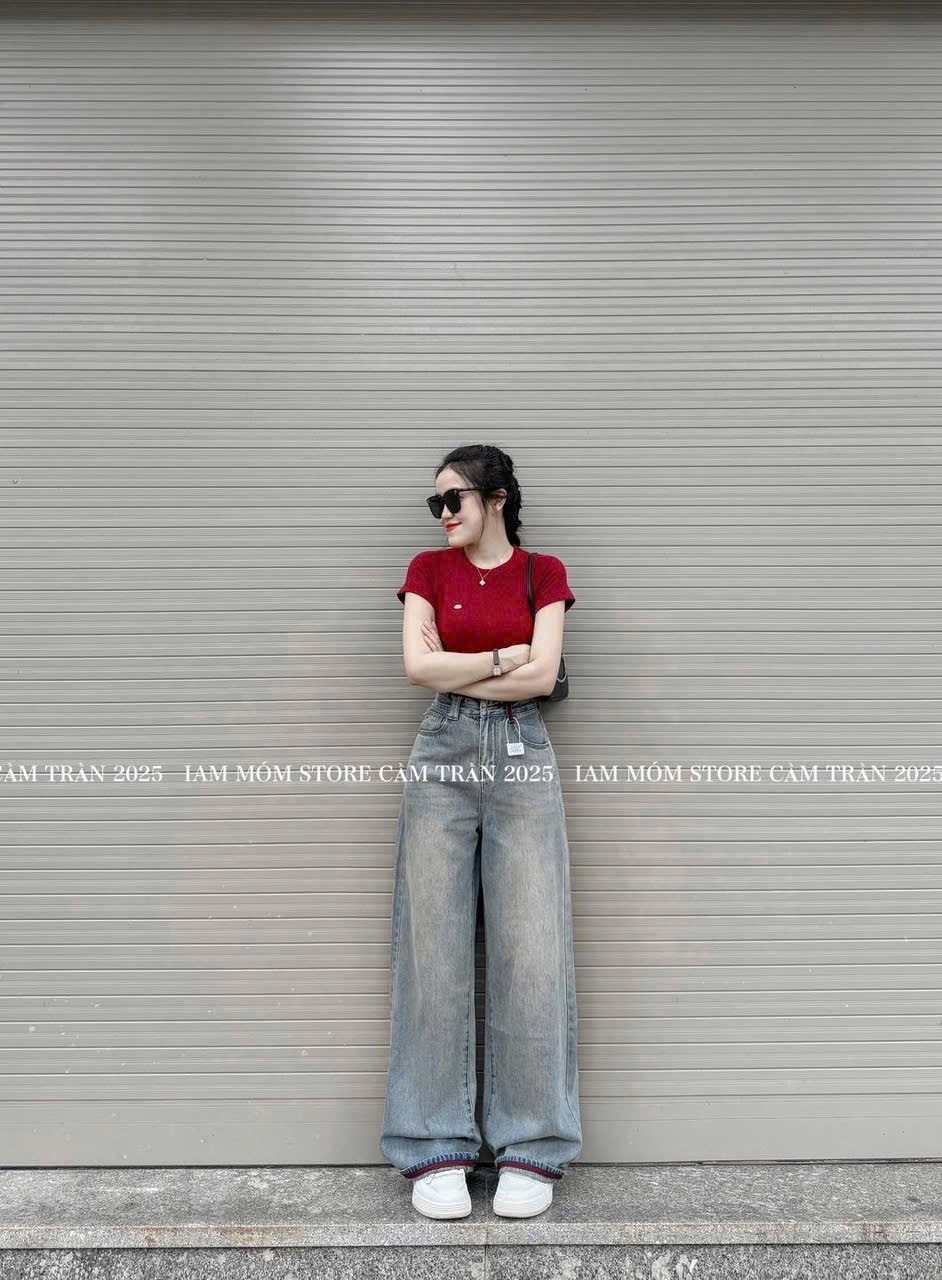 QNU605 - QUẦN JEANS SUÔNG XANH PHỐI GẤU CẠP ĐỎ