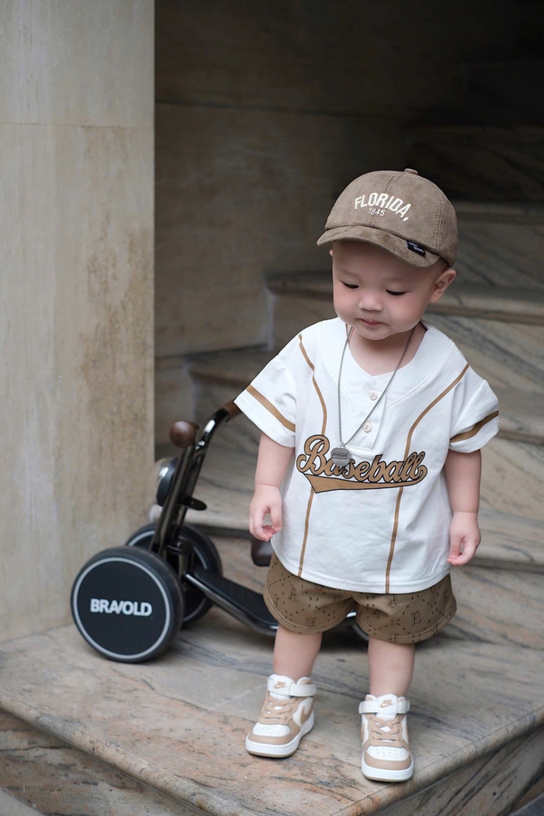 T745 - BỘ ĐÙI BÉ TRAI CỔ CÚC TRẮNG PHỐI NÂU Baseball