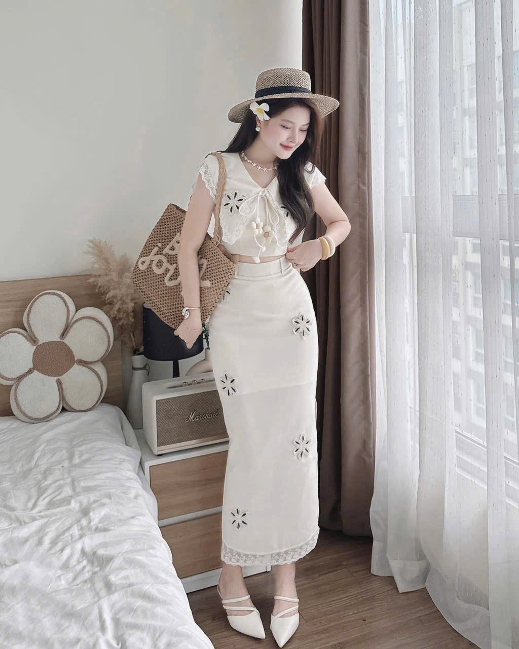 S093 - SET LIEN CỔ REN THÊU HOA NỔI CVAY XẺ