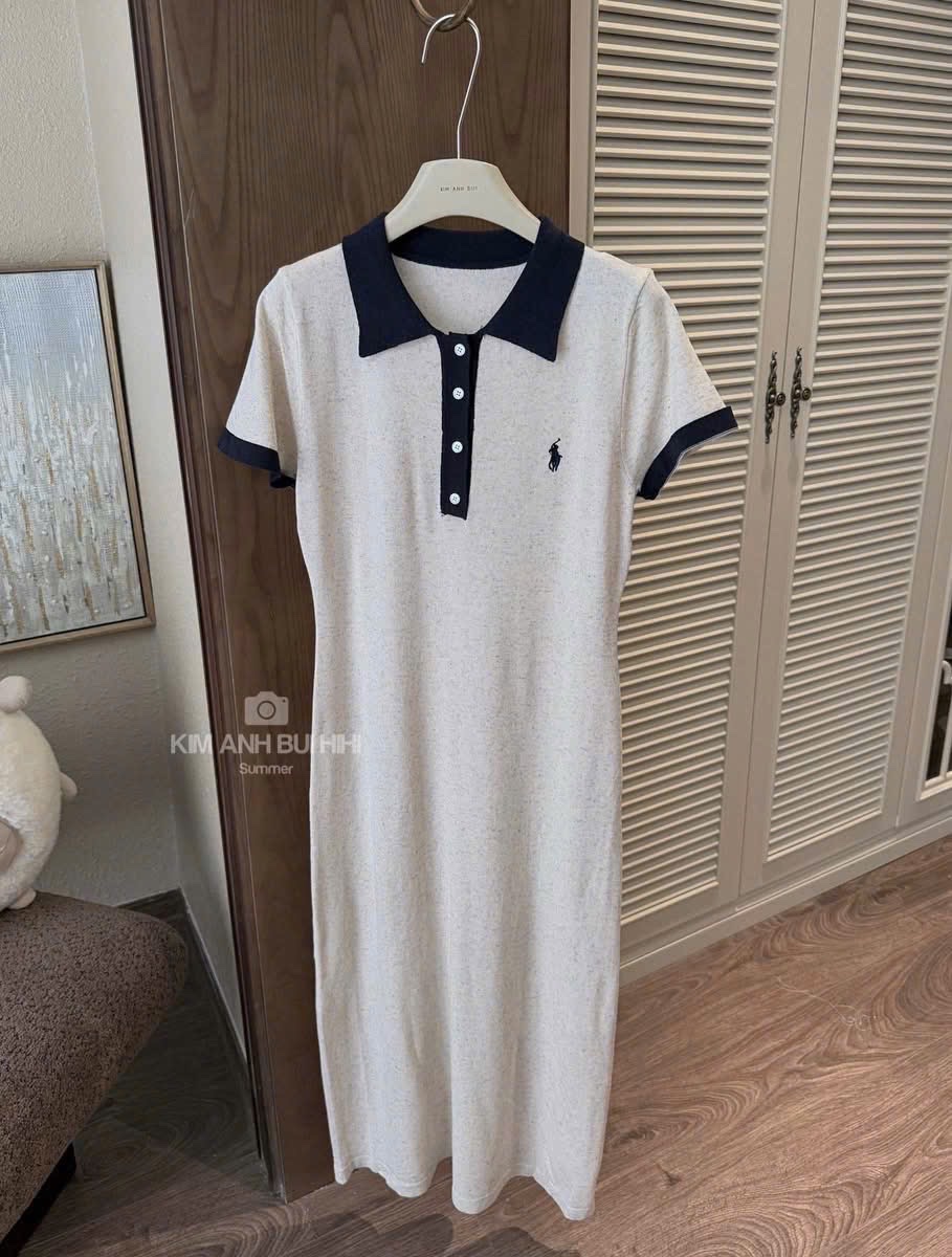 (hàng chờ) V479 - VÁY POLO SUÔNG GHI TIÊU CỔ ĐEN THÊU KỊ SĨ