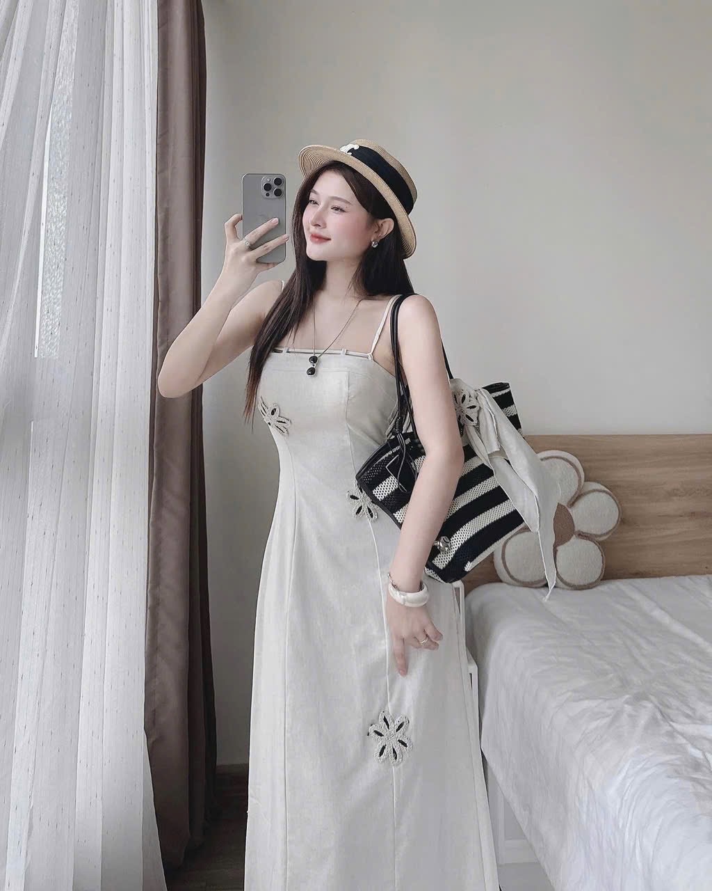 V476 - VÁY BE 2S CÚP NGỰC THÊU HOA NỔI