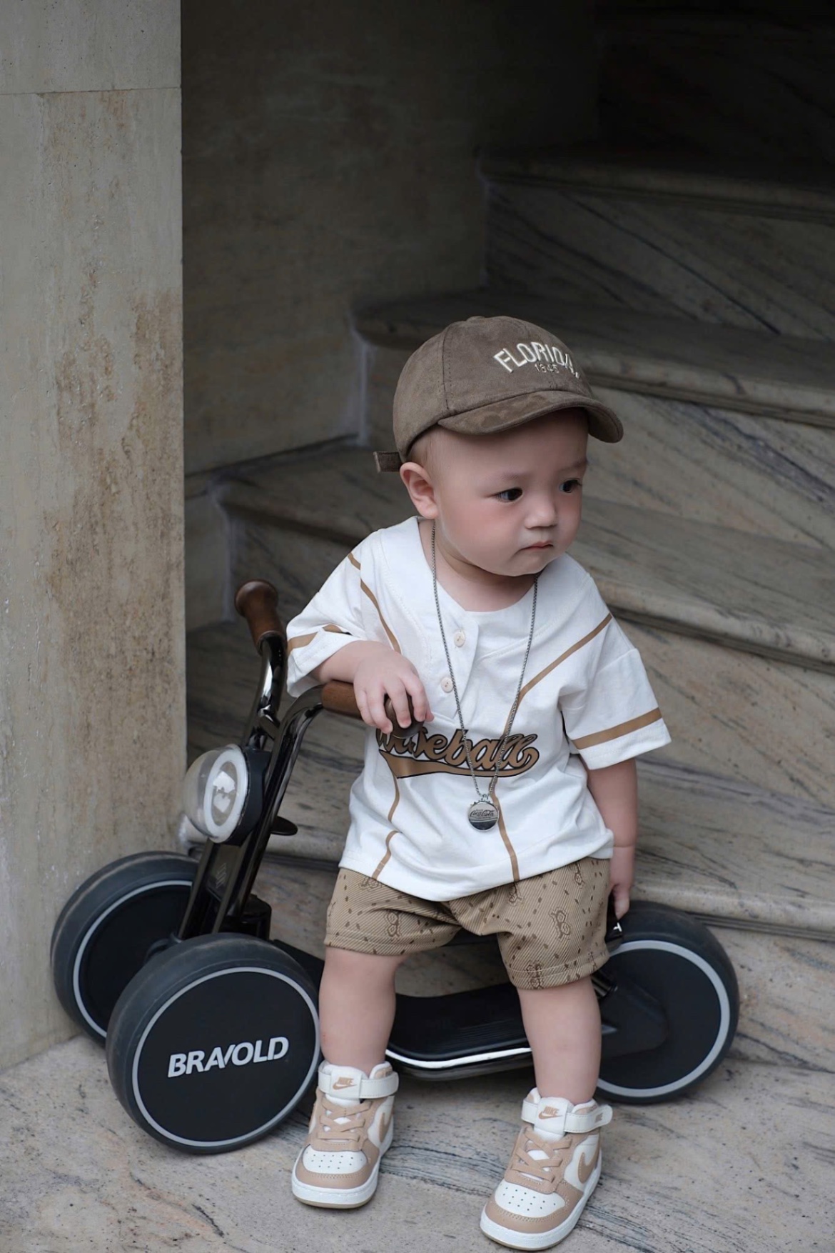 T745 - BỘ ĐÙI BÉ TRAI CỔ CÚC TRẮNG PHỐI NÂU Baseball