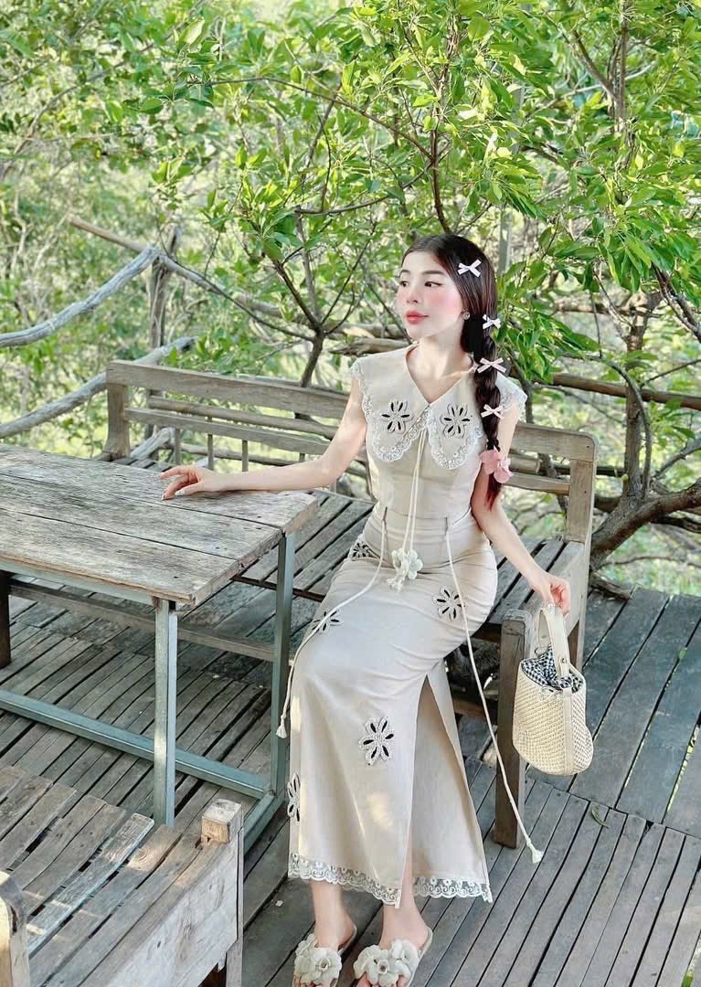 S093 - SET LIEN CỔ REN THÊU HOA NỔI CVAY XẺ