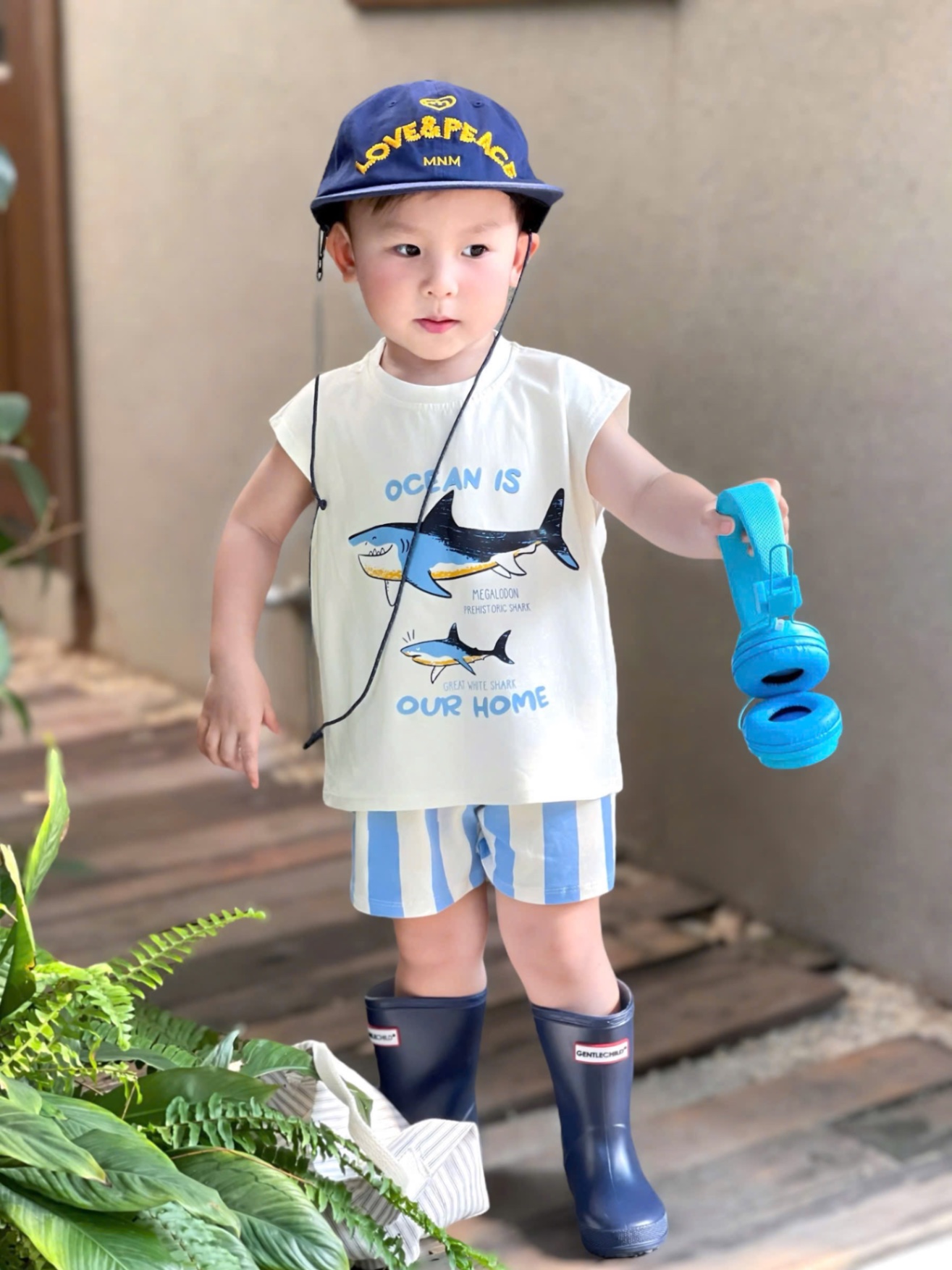 T754 - BỘ ĐÙI BÉ TRAI ÁO TRẮNG CÁ MẬP OCEAN QUẦN SỌC