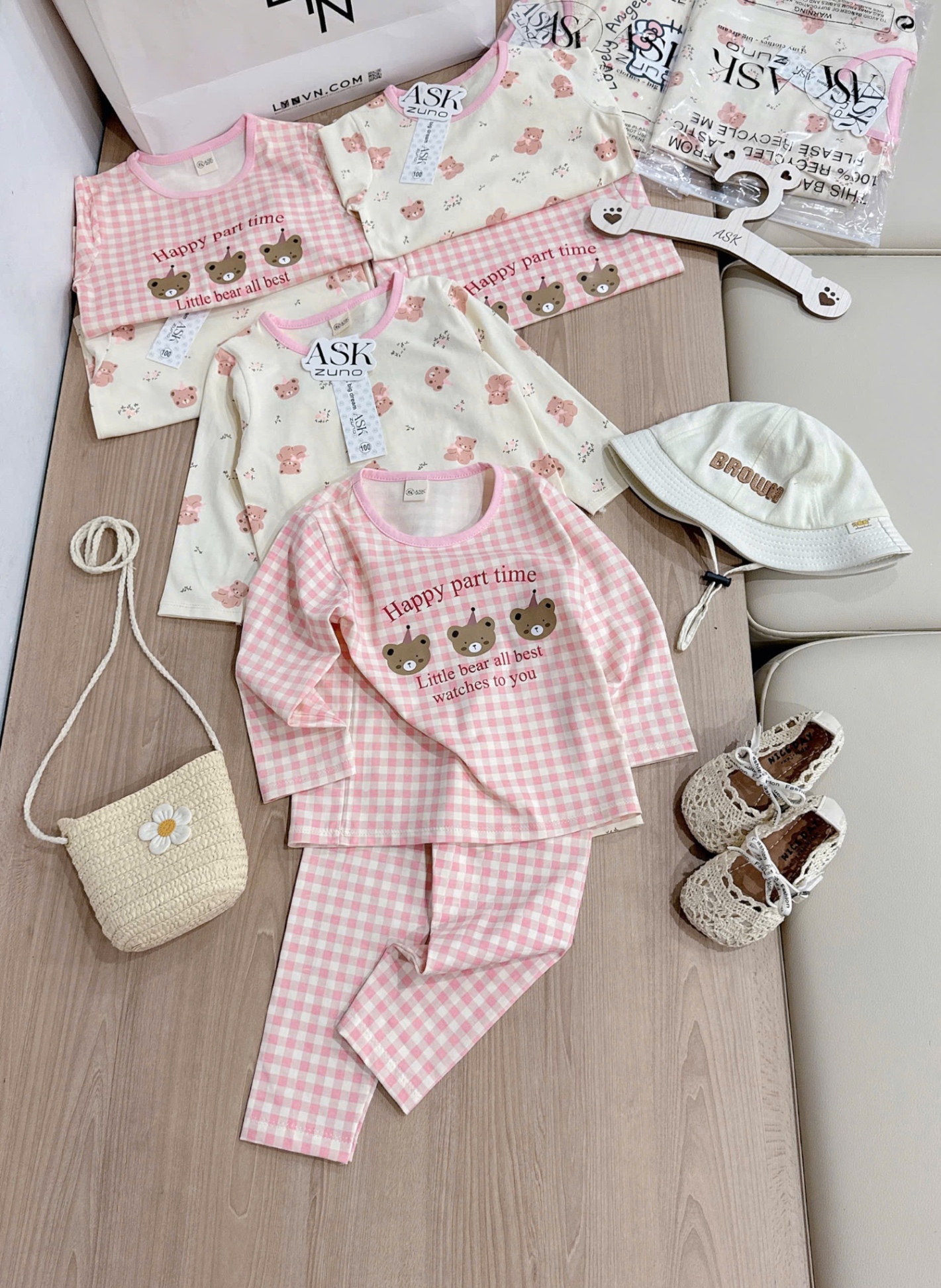 G655 - SET 2 BỘ BÉ GÁI DÀI TAY GẤU Happy be hồng kẻ