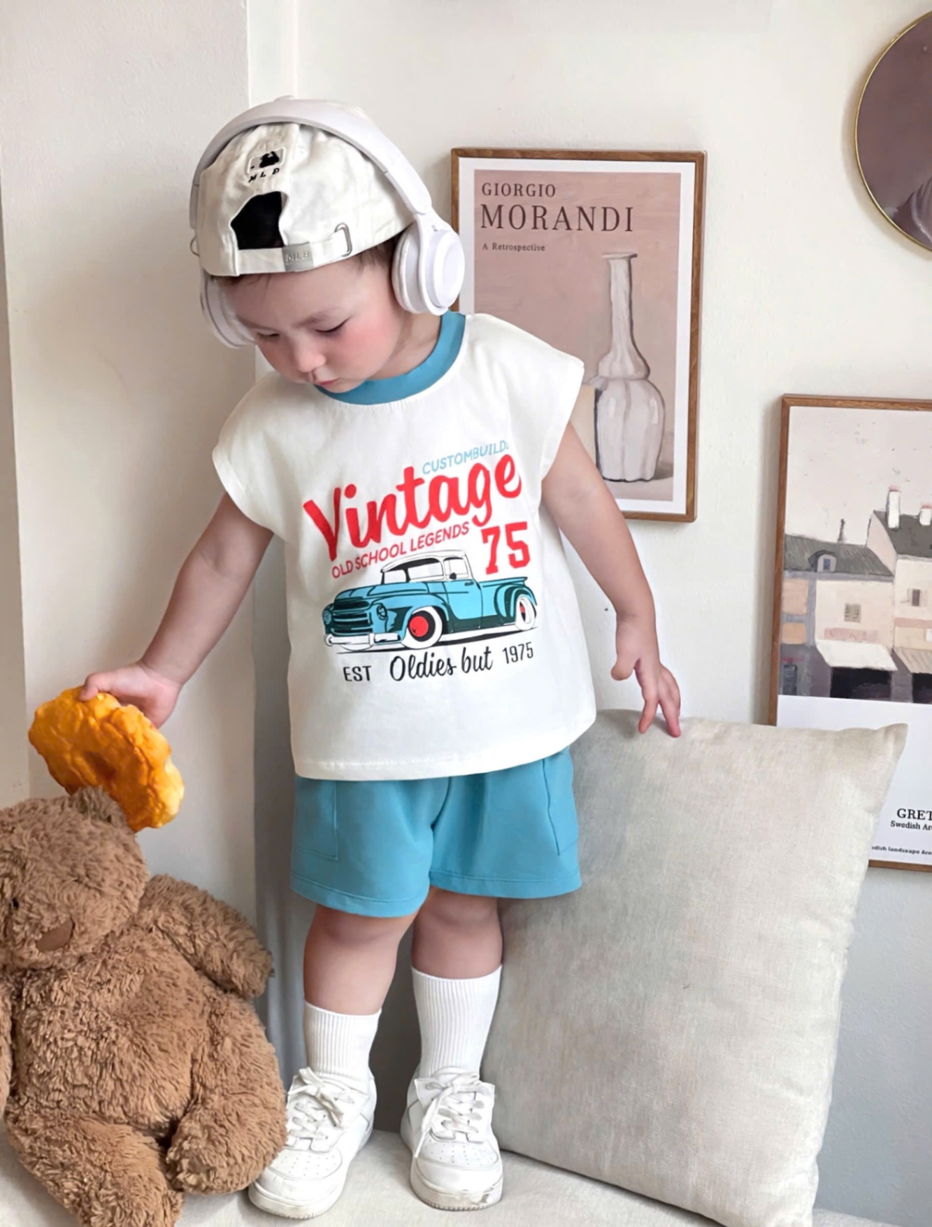 T765 - BỘ ĐÙI BÉ TRAI ÁO BA LỖ TRẮNG Vintage 75 QUẦN XANH