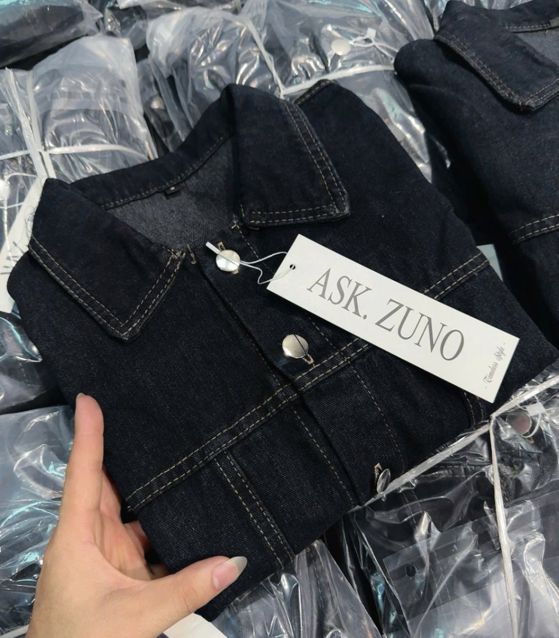 ANU262 - ÁO KHOÁC BÒ NỮ MÀU ĐEN VIỀN CHỈ NỔI
