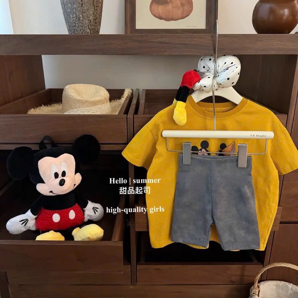 G692 - BỘ ĐÙI BÉ GÁI ÁO VÀNG MICKEY QUẦN XÁM