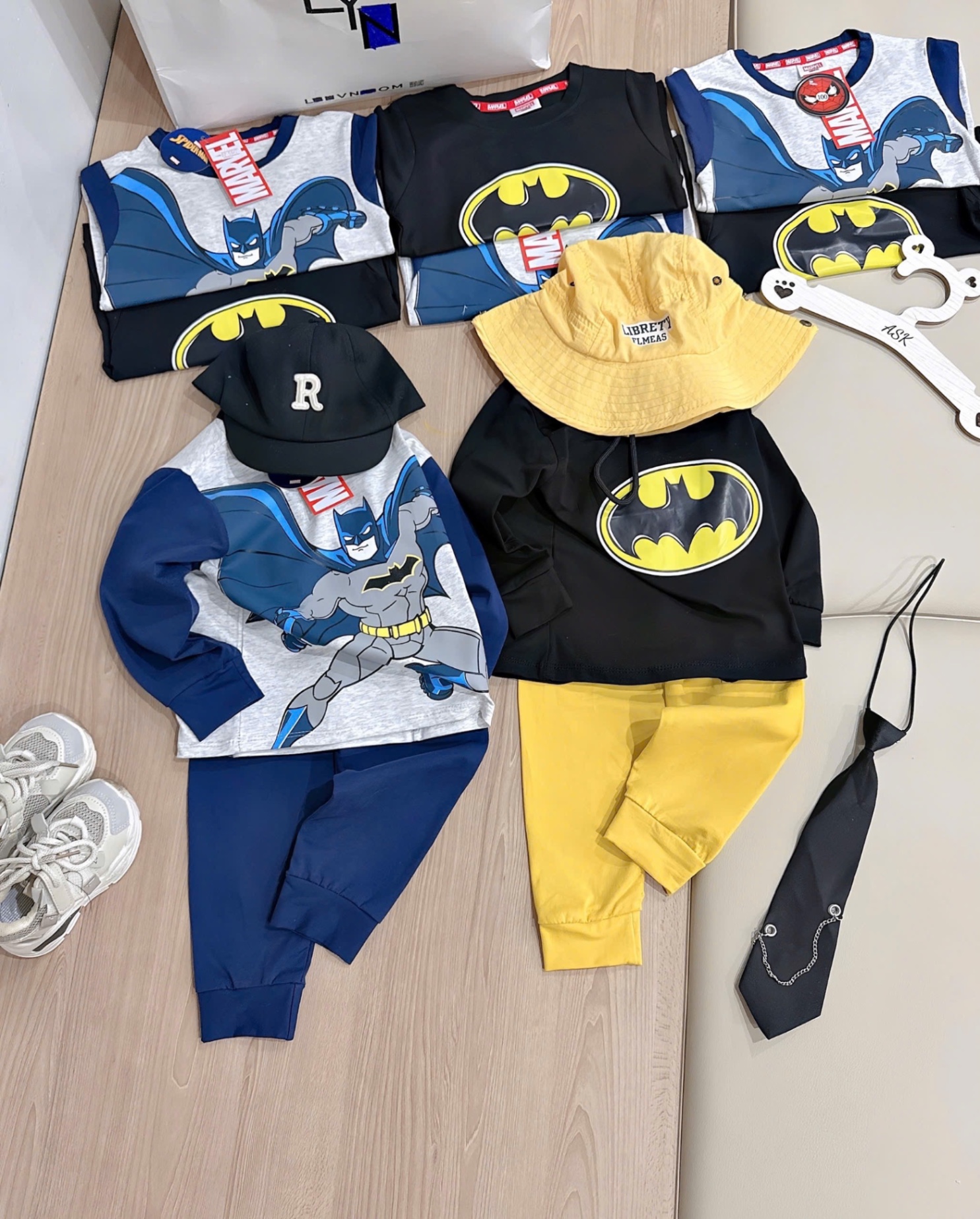 T842 - SET 2 BỘ BÉ TRAI DÀI TAY BATMAN PHỐI MÀU đen ghi