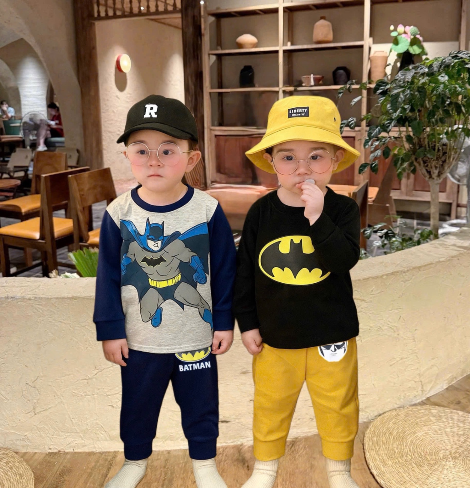 T842 - SET 2 BỘ BÉ TRAI DÀI TAY BATMAN PHỐI MÀU đen ghi