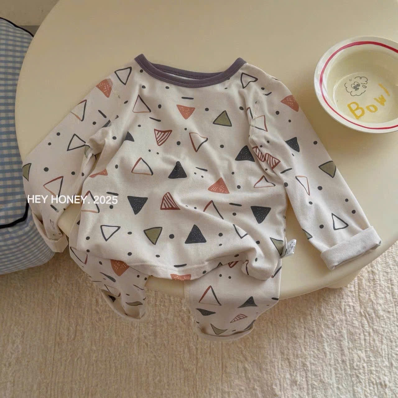 T844 - SET 2 BỘ BÉ TRAI DÀI TAY CHẤM BI TAM GIÁC MÀU