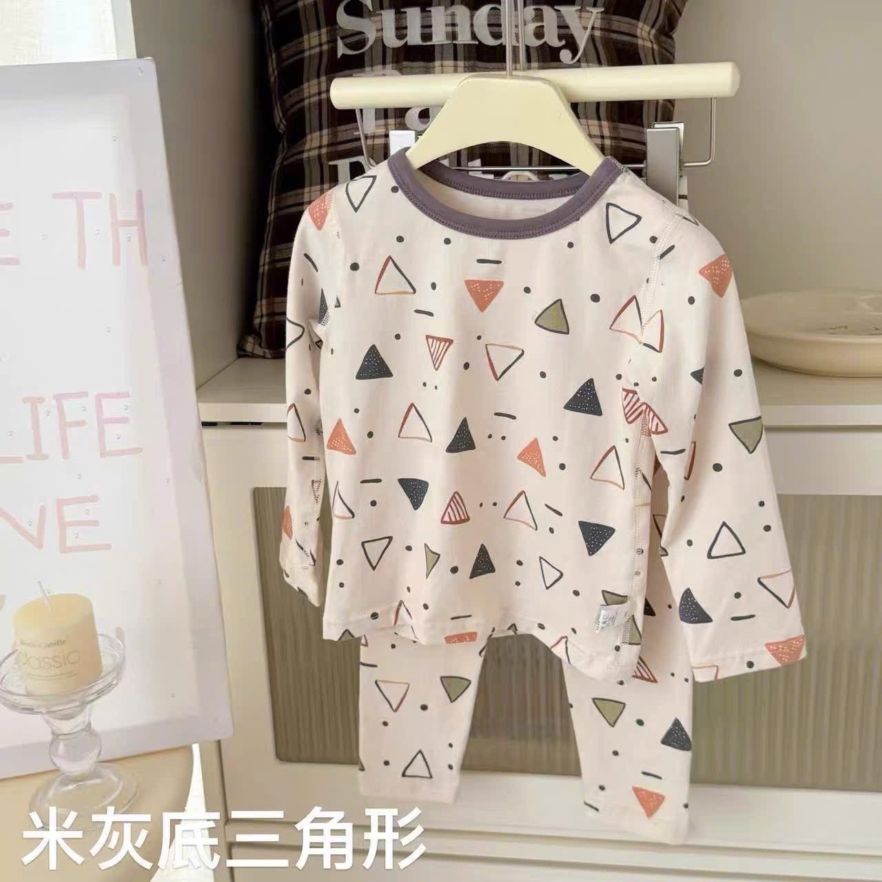 T844 - SET 2 BỘ BÉ TRAI DÀI TAY CHẤM BI TAM GIÁC MÀU