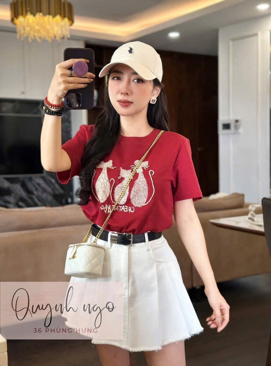 S140 - SET NỮ ÁO CỘC ĐỎ MÈO CVAY BÒ TRẮNG XẾP LI