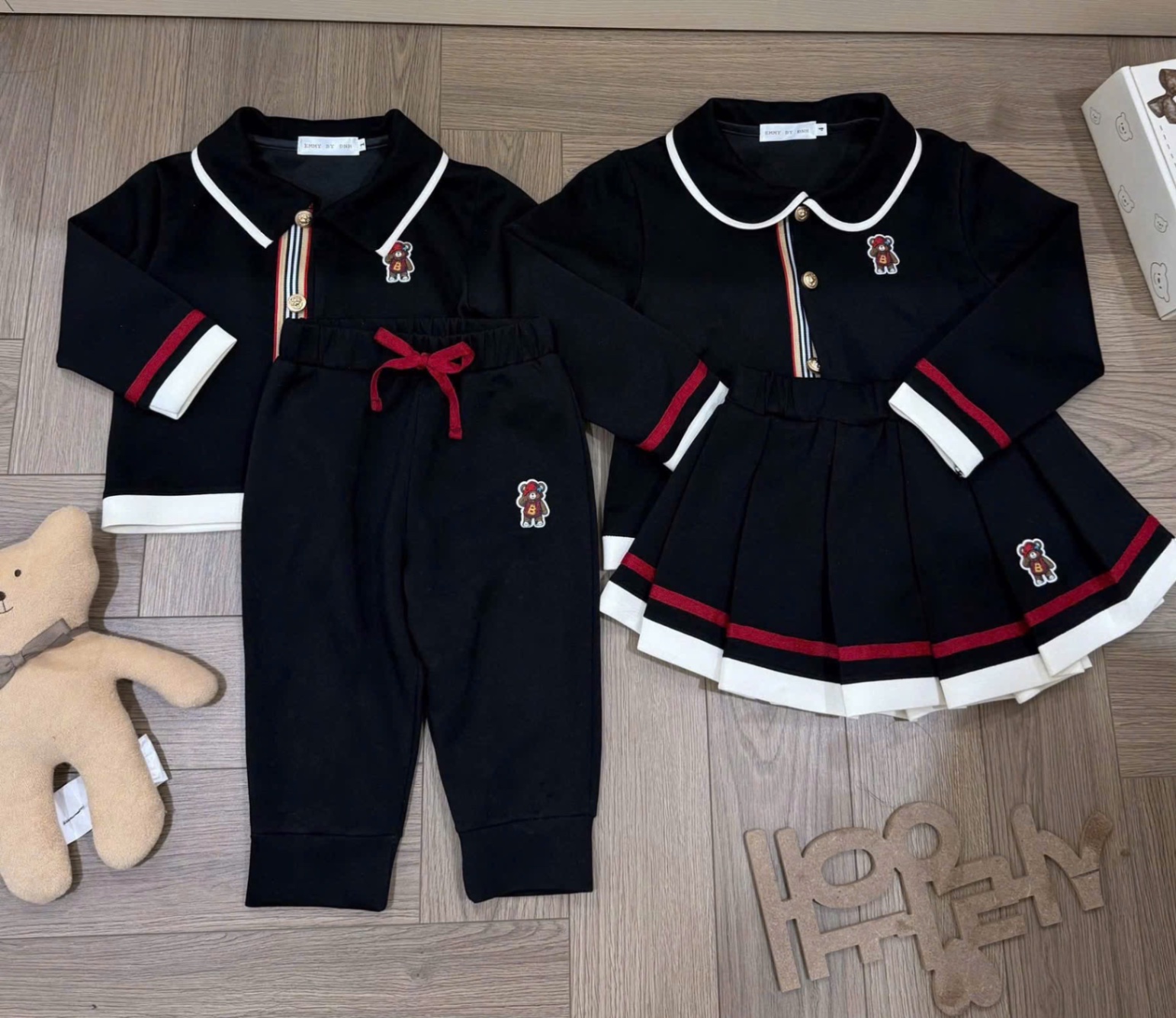 G707 - SET BÉ CARDIGAN ĐEN PHỐI TRẮNG THÊU GẤU