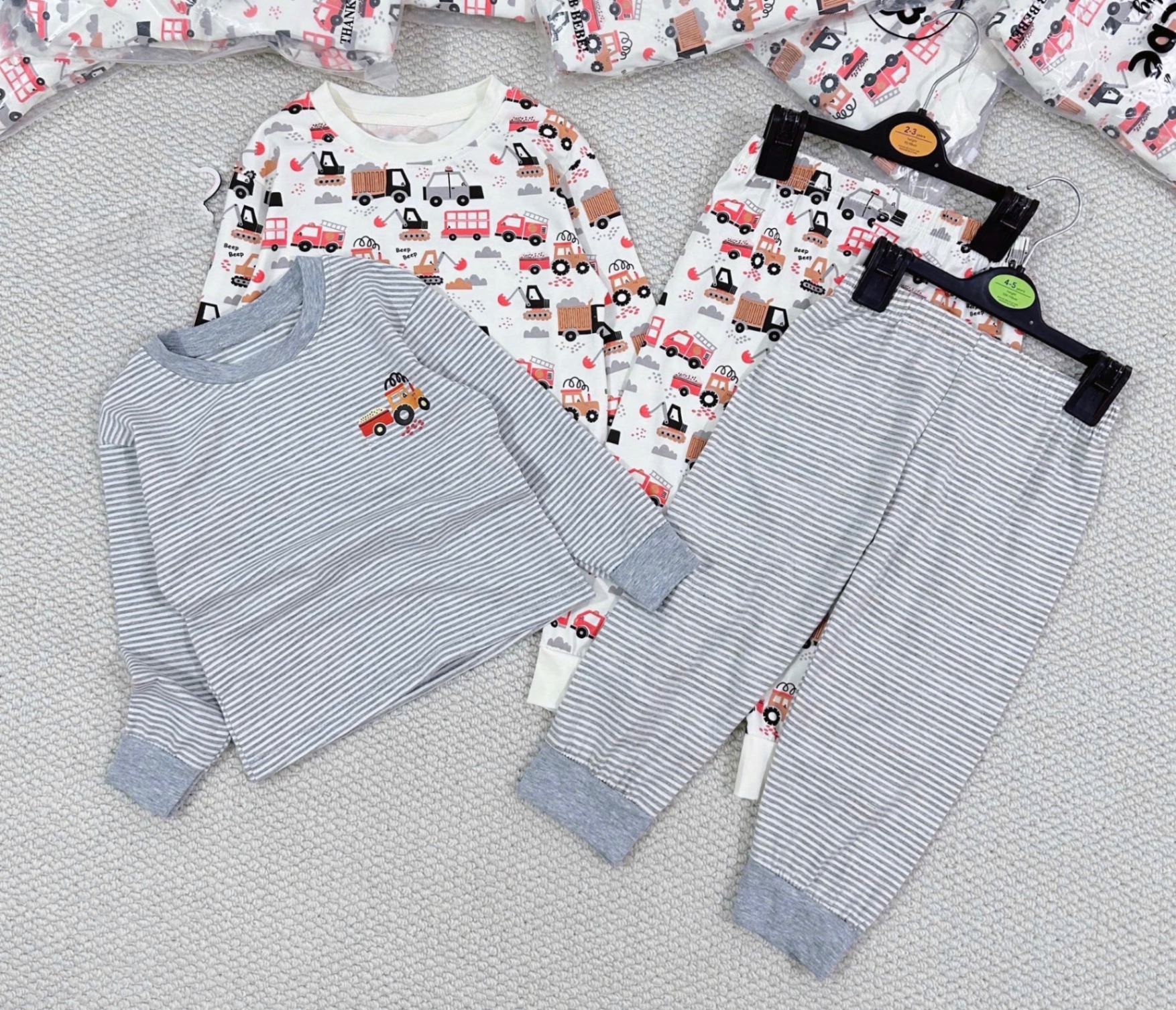 T856 - SET 2 BỘ BÉ TRAI DÀI TAY OTO kẻ trắng