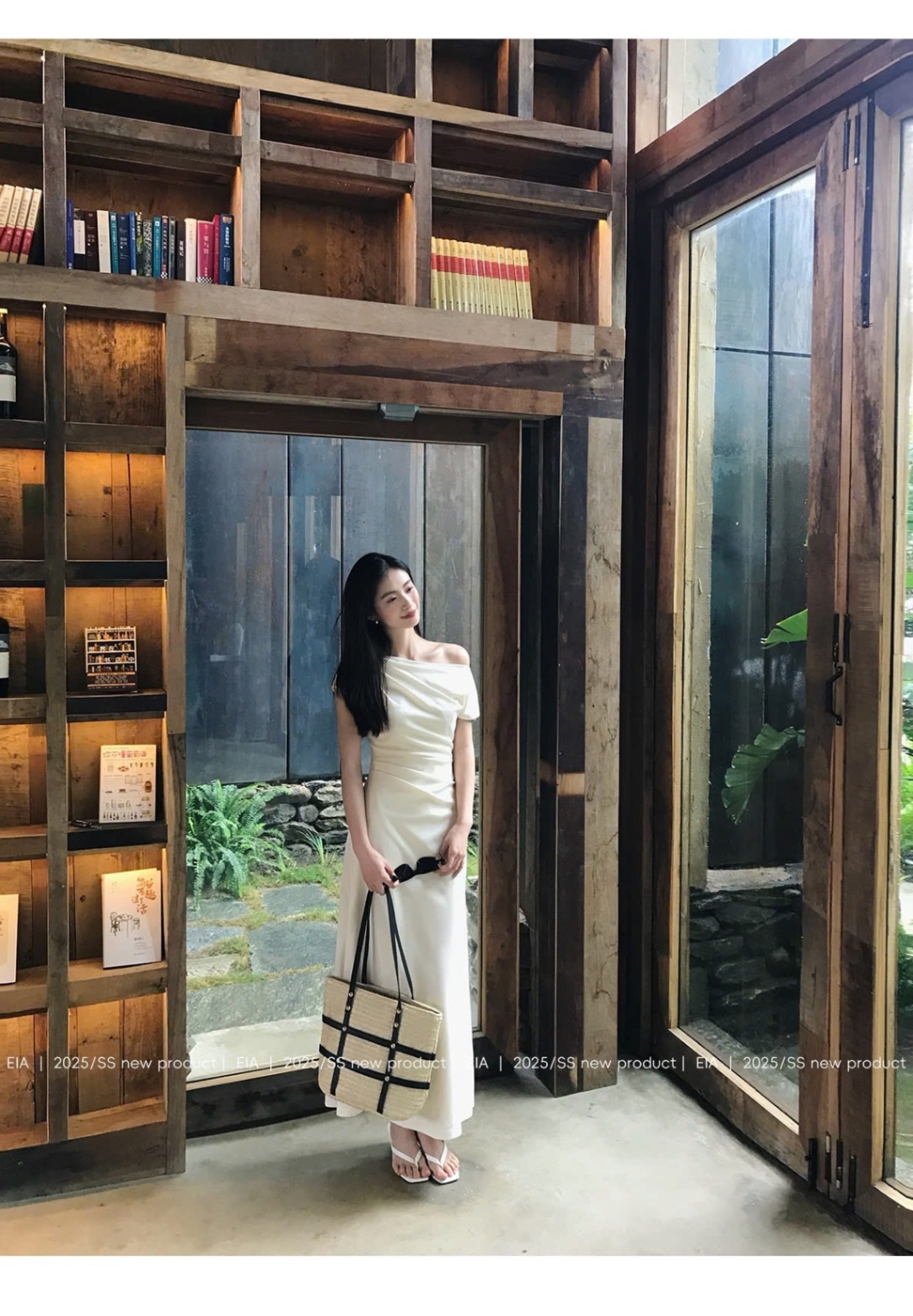 V485 - VÁY LI EO CỔ ĐỔ 2 LỚP