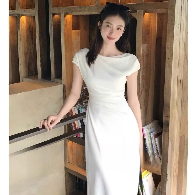 V485 - VÁY LI EO CỔ ĐỔ 2 LỚP