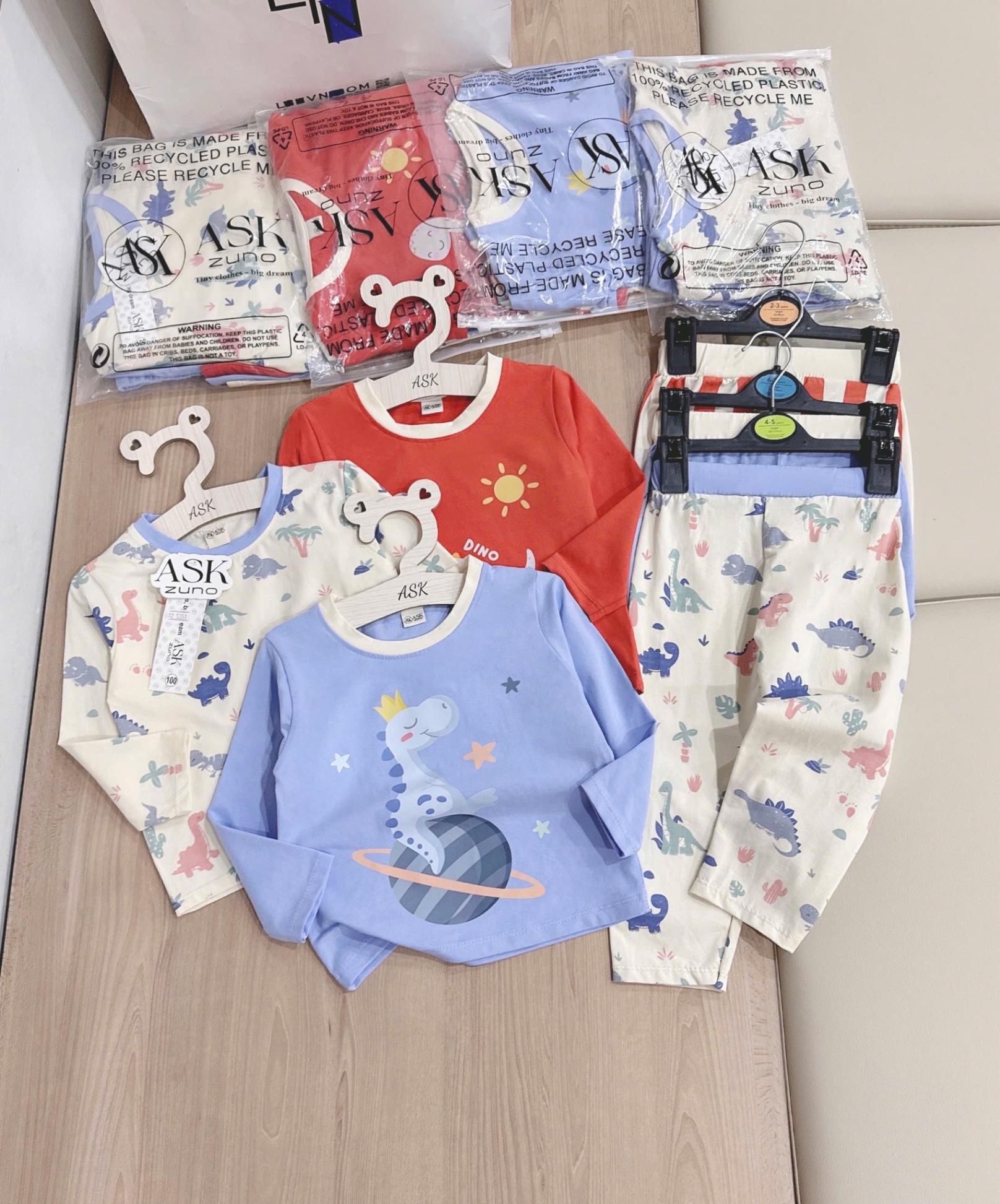T866 - SET 3 BỘ BÉ TRAI DÀI TAY KHỦNG LONG SAO cam xanh be