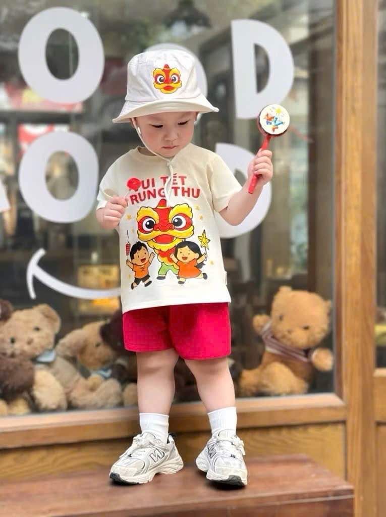T879 - BỘ ĐÙI BÉ TRAI VUI TẾT TRUNG THU KÈM MŨ