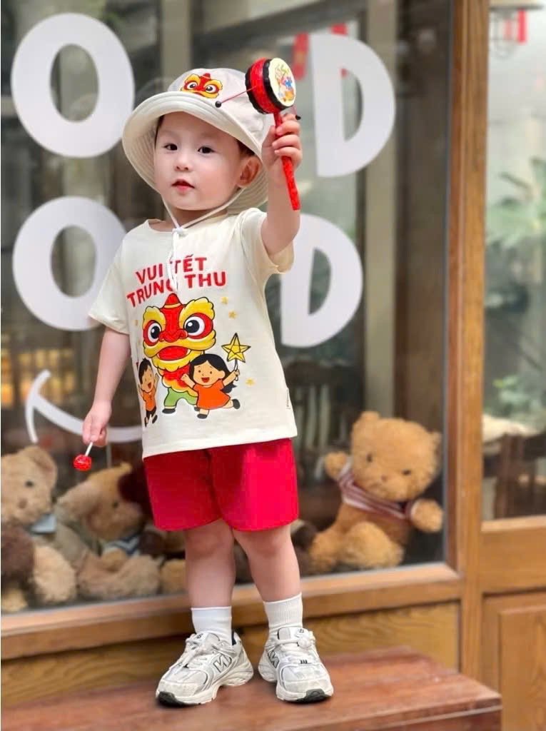 T879 - BỘ ĐÙI BÉ TRAI VUI TẾT TRUNG THU KÈM MŨ
