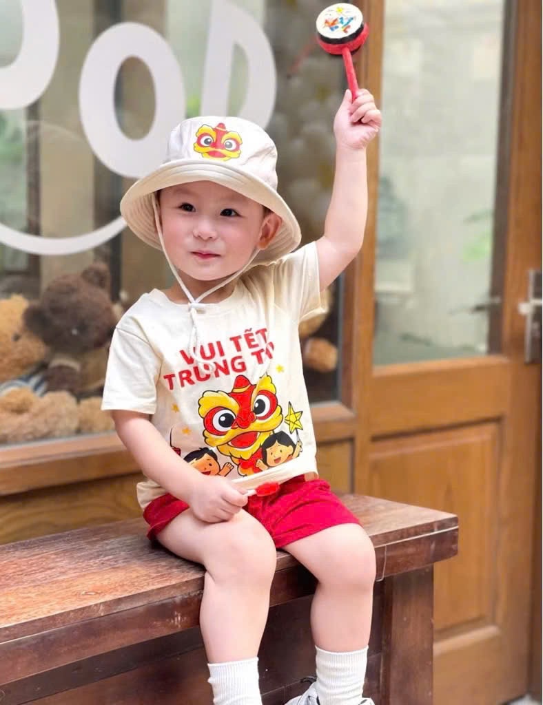 T879 - BỘ ĐÙI BÉ TRAI VUI TẾT TRUNG THU KÈM MŨ