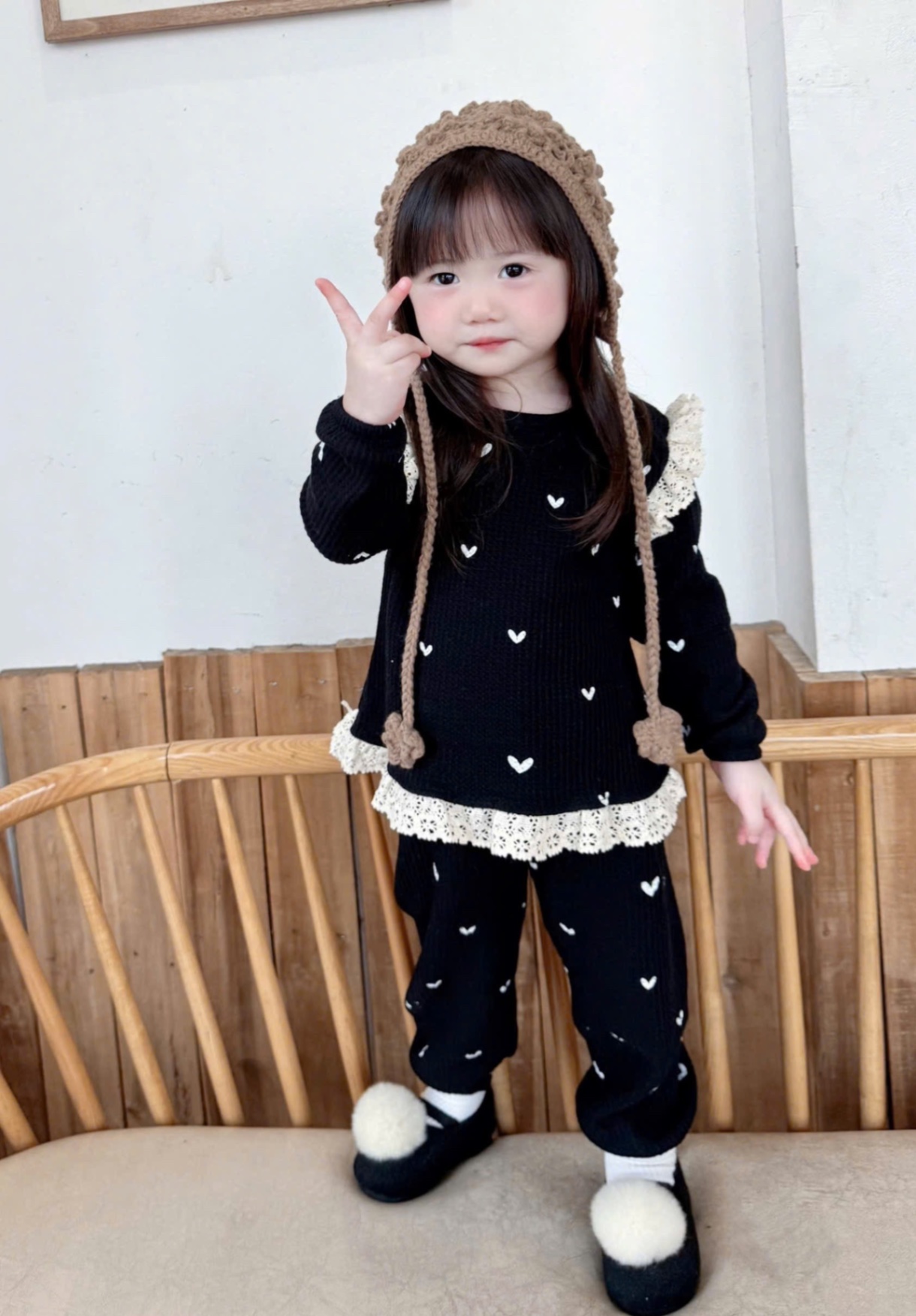 G723 - SET 2 BỘ BÉ GÁI DÀI TAY TỔ ONG TIM PHỐI ĐEN TRẮNG