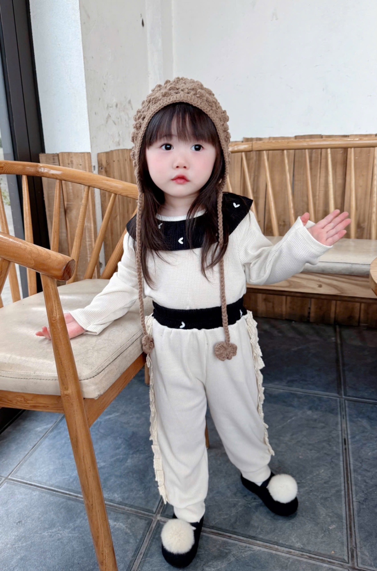G723 - SET 2 BỘ BÉ GÁI DÀI TAY TỔ ONG TIM PHỐI ĐEN TRẮNG