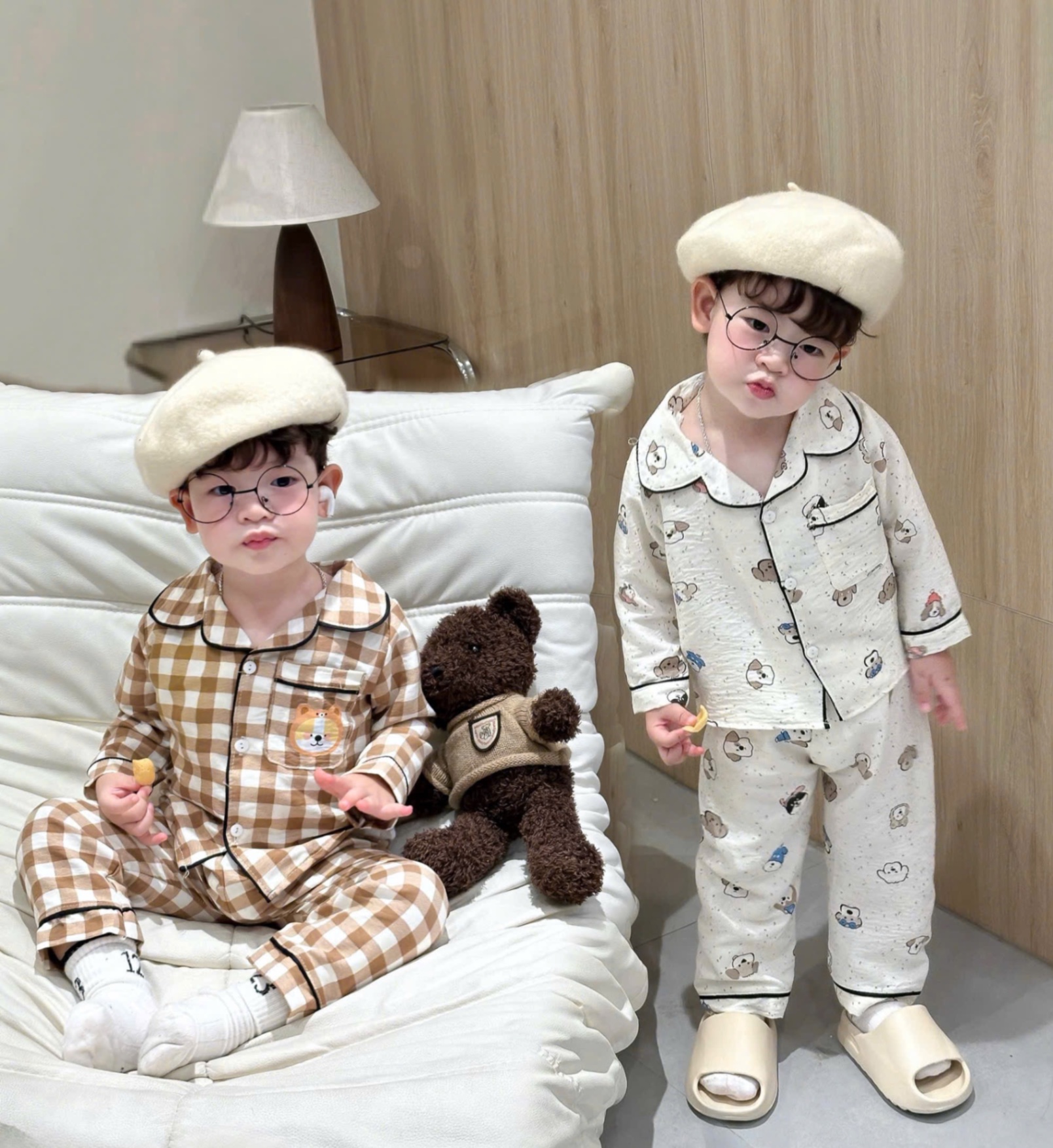 T901 - SET 2 BỘ PYJAMA BÉ TRAI DÀI TAY GẤU nâu kẻ trắng