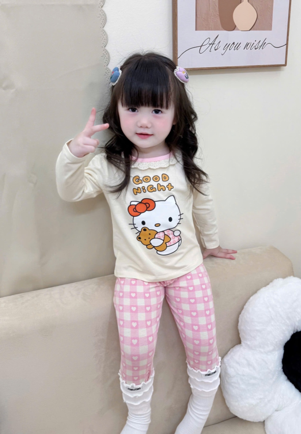 G731 - SET 2 BỘ BÉ GÁI DÀI TAY MÀU BE KITTY HOA CỔ REN