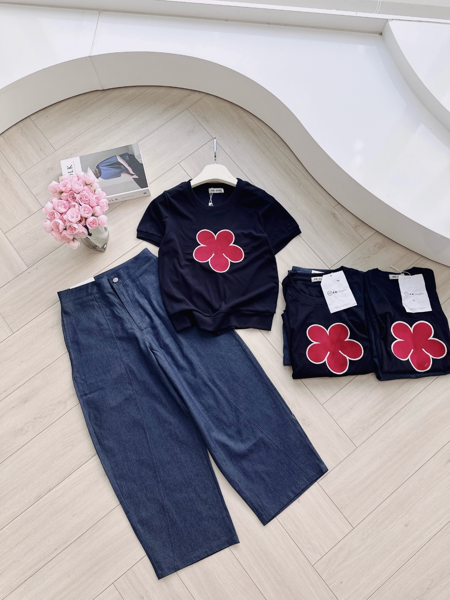 S156 - SET ÁO LEN ĐEN THÊU HOA ĐỎ QUẦN BAGGY BÒ