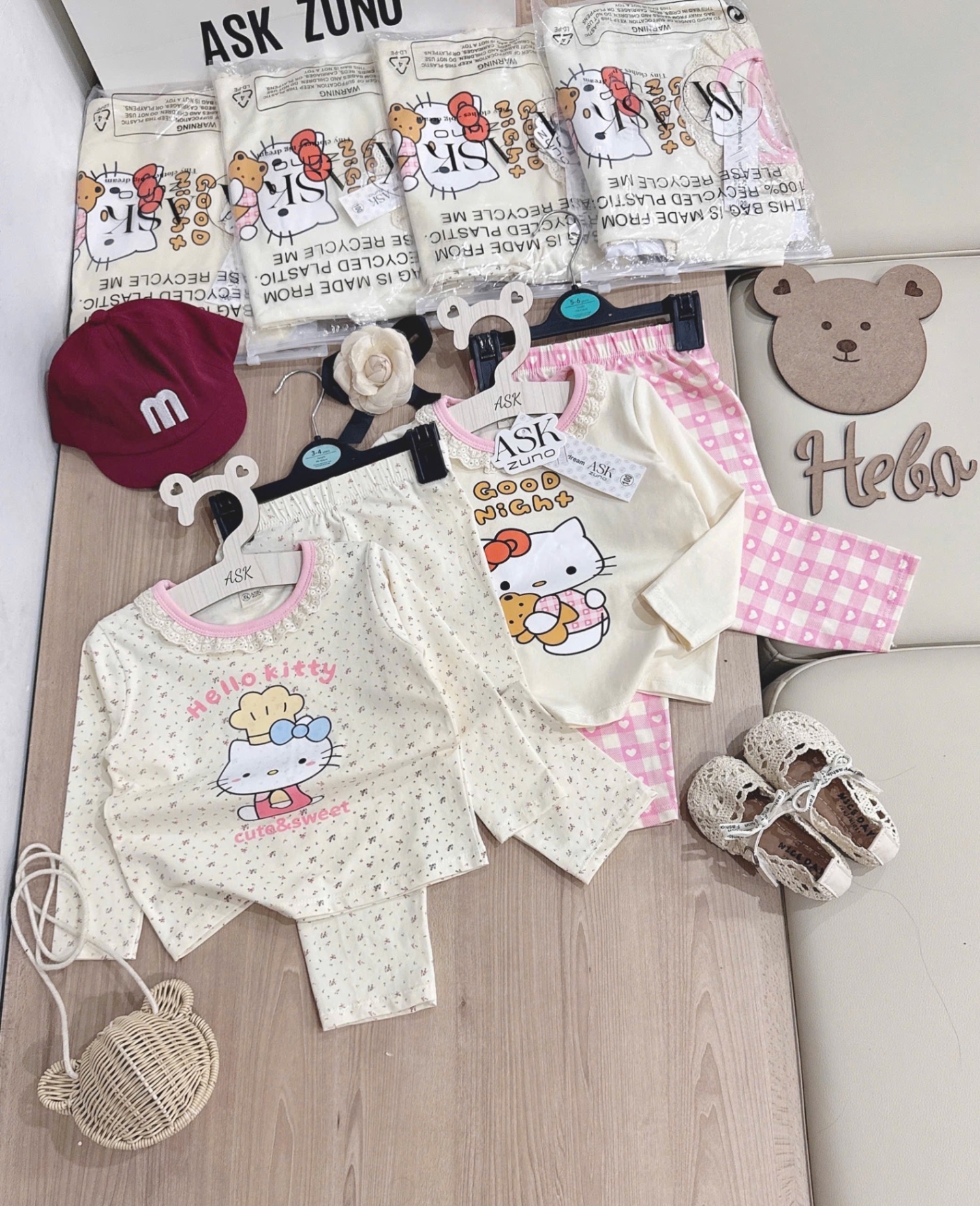 G731 - SET 2 BỘ BÉ GÁI DÀI TAY MÀU BE KITTY HOA CỔ REN