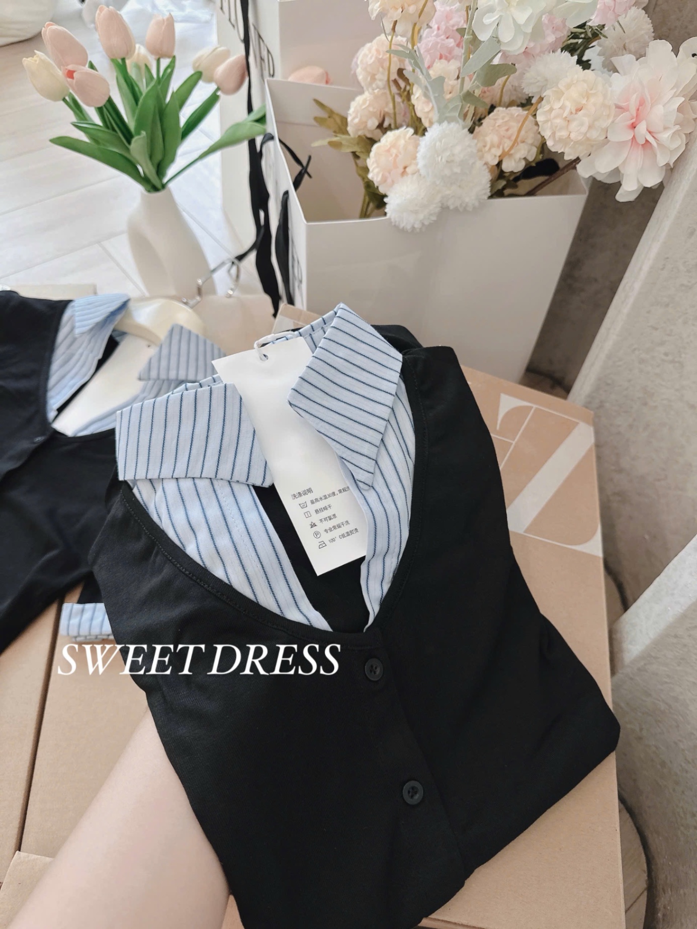 V486 - VÁY NỮ ZIP ĐEN XOÈ PHỐI CỔ SƠ MI XANH