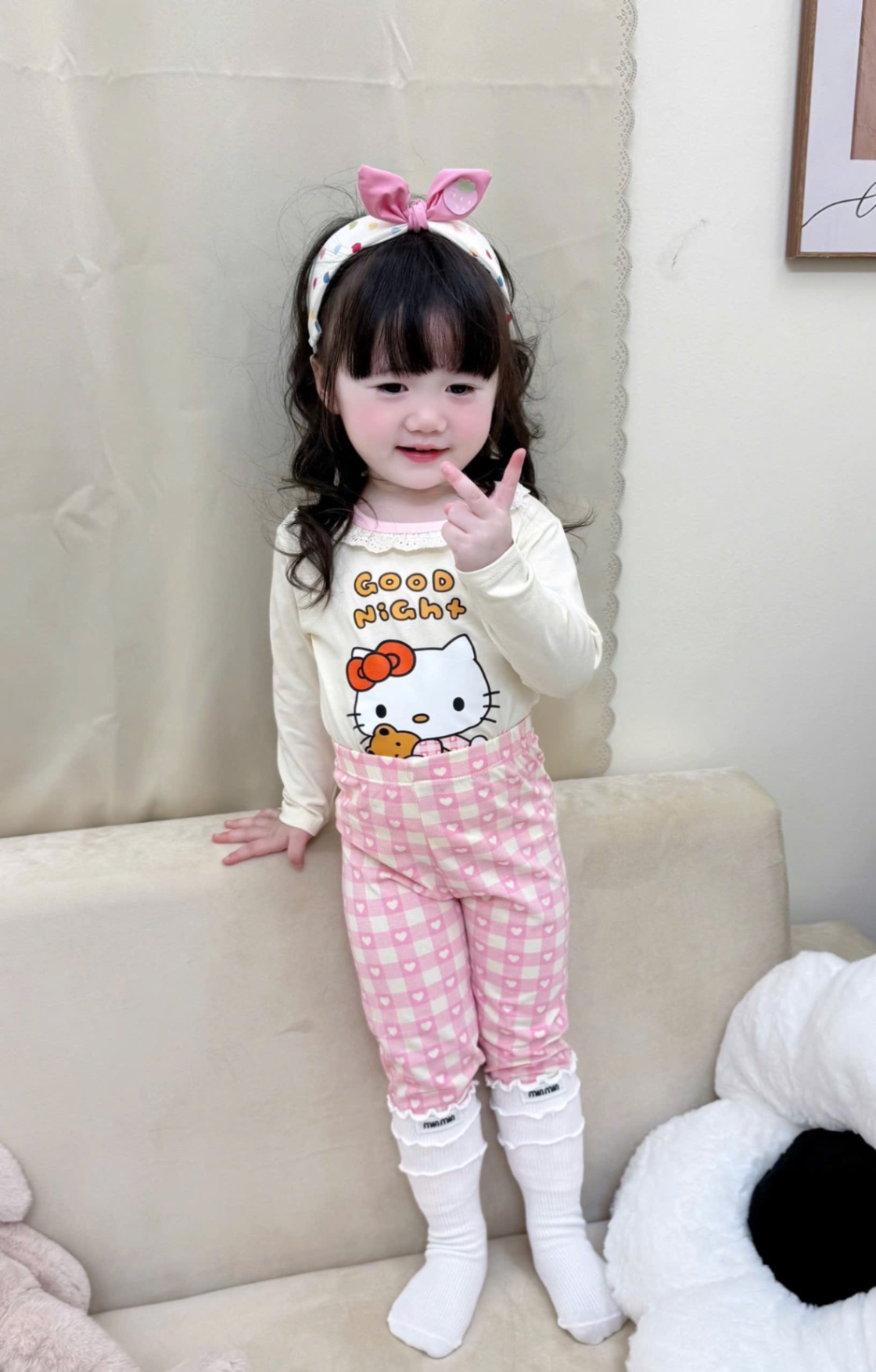 G731 - SET 2 BỘ BÉ GÁI DÀI TAY MÀU BE KITTY HOA CỔ REN