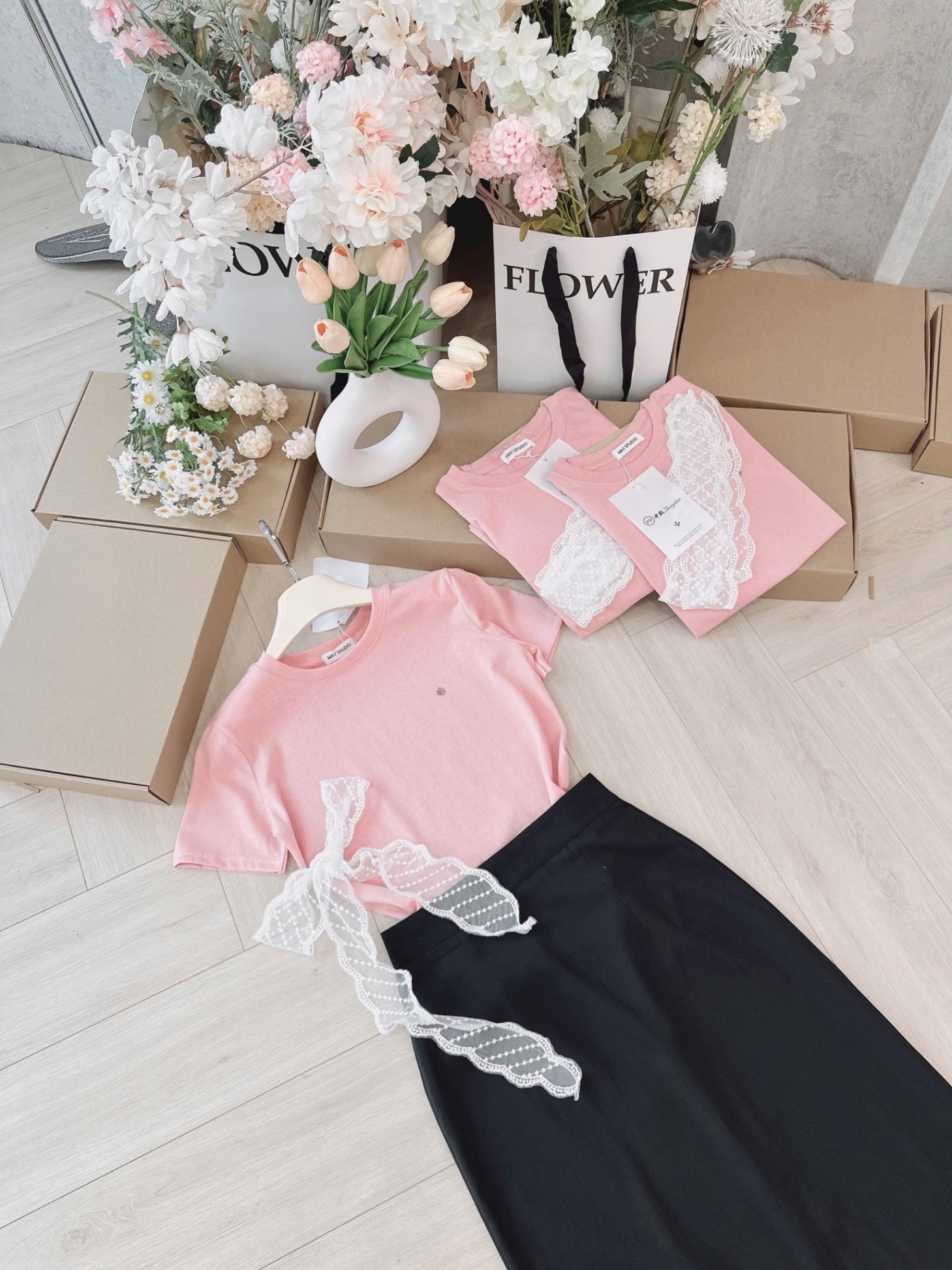 S155 - SET ÁO CỘC HỒNG NƠ REN TRẮNG CVAY ĐEN