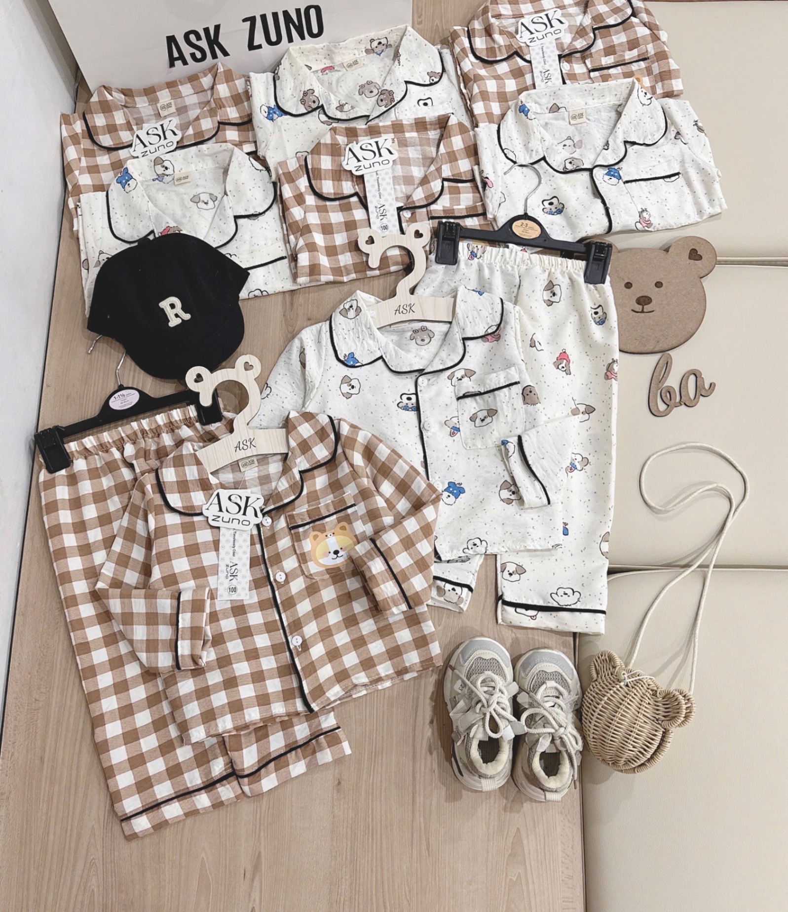T901 - SET 2 BỘ PYJAMA BÉ TRAI DÀI TAY GẤU nâu kẻ trắng