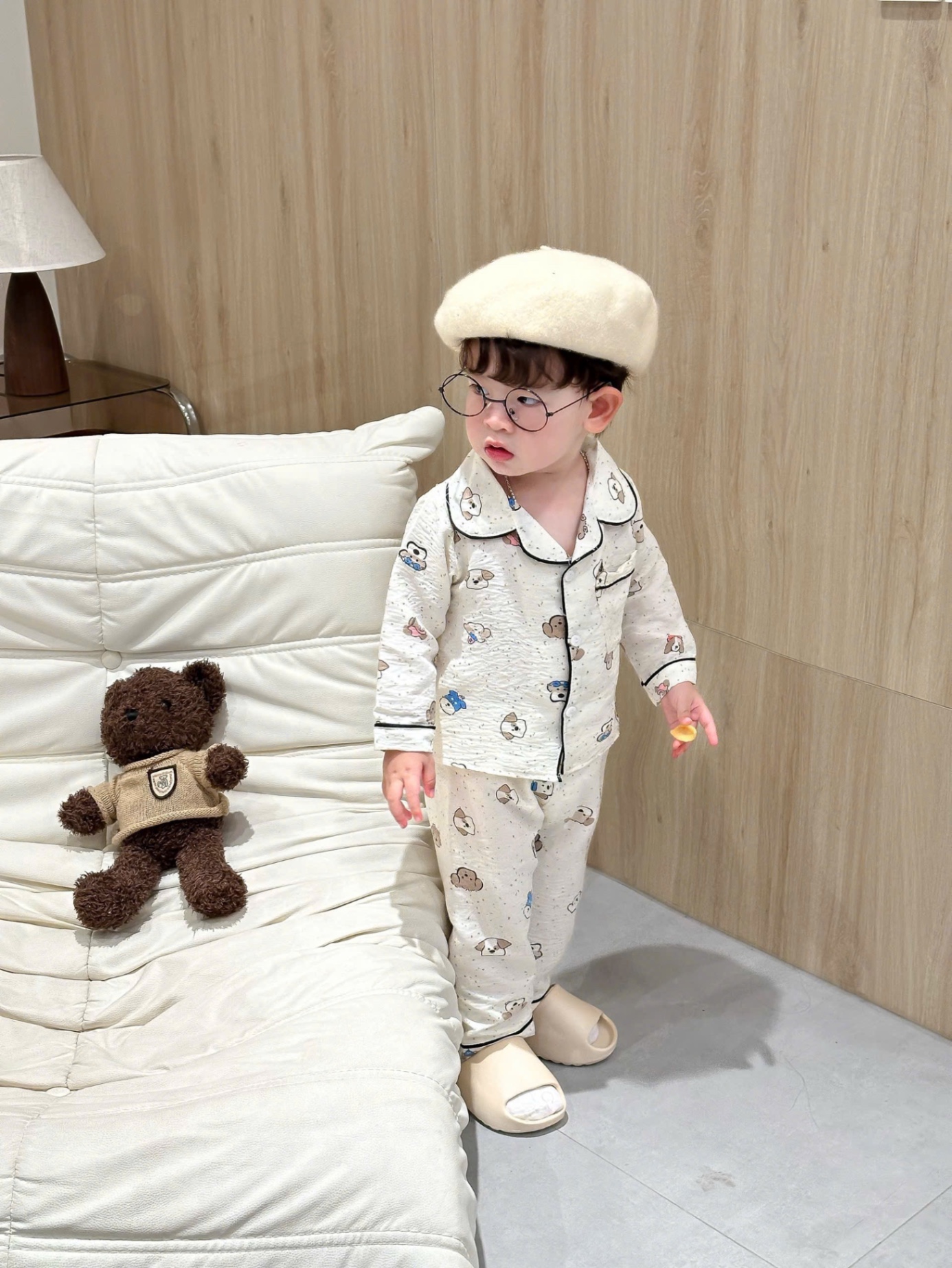 T901 - SET 2 BỘ PYJAMA BÉ TRAI DÀI TAY GẤU nâu kẻ trắng