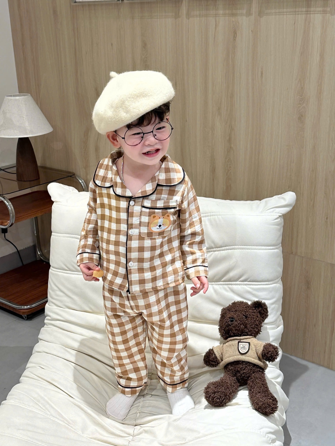 T901 - SET 2 BỘ PYJAMA BÉ TRAI DÀI TAY GẤU nâu kẻ trắng