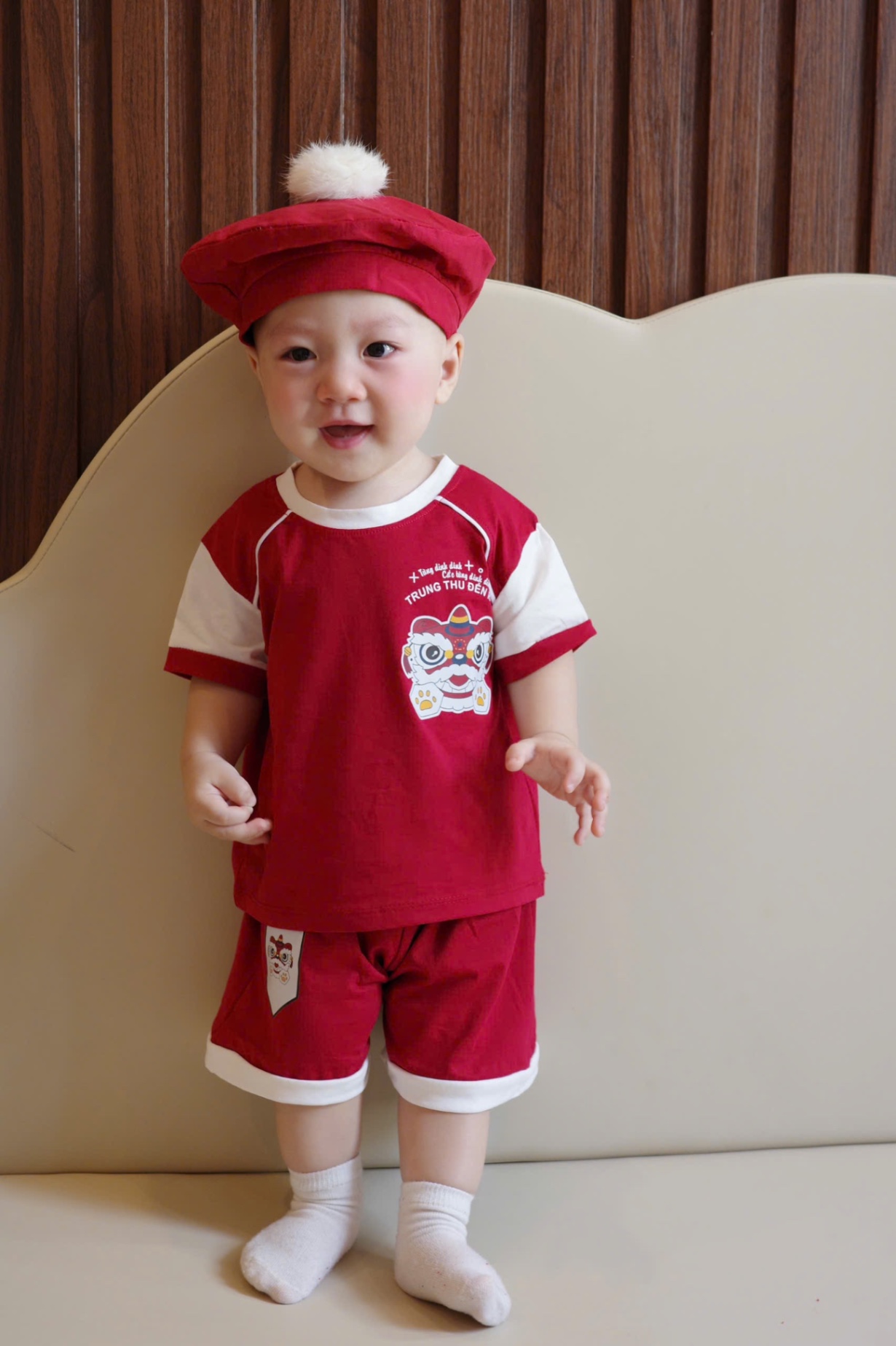 T898 - BỘ ĐÙI BÉ TRUNG THU ĐẾN RỒI ĐỎ TAY TRẮNG KÈM MŨ NỒI