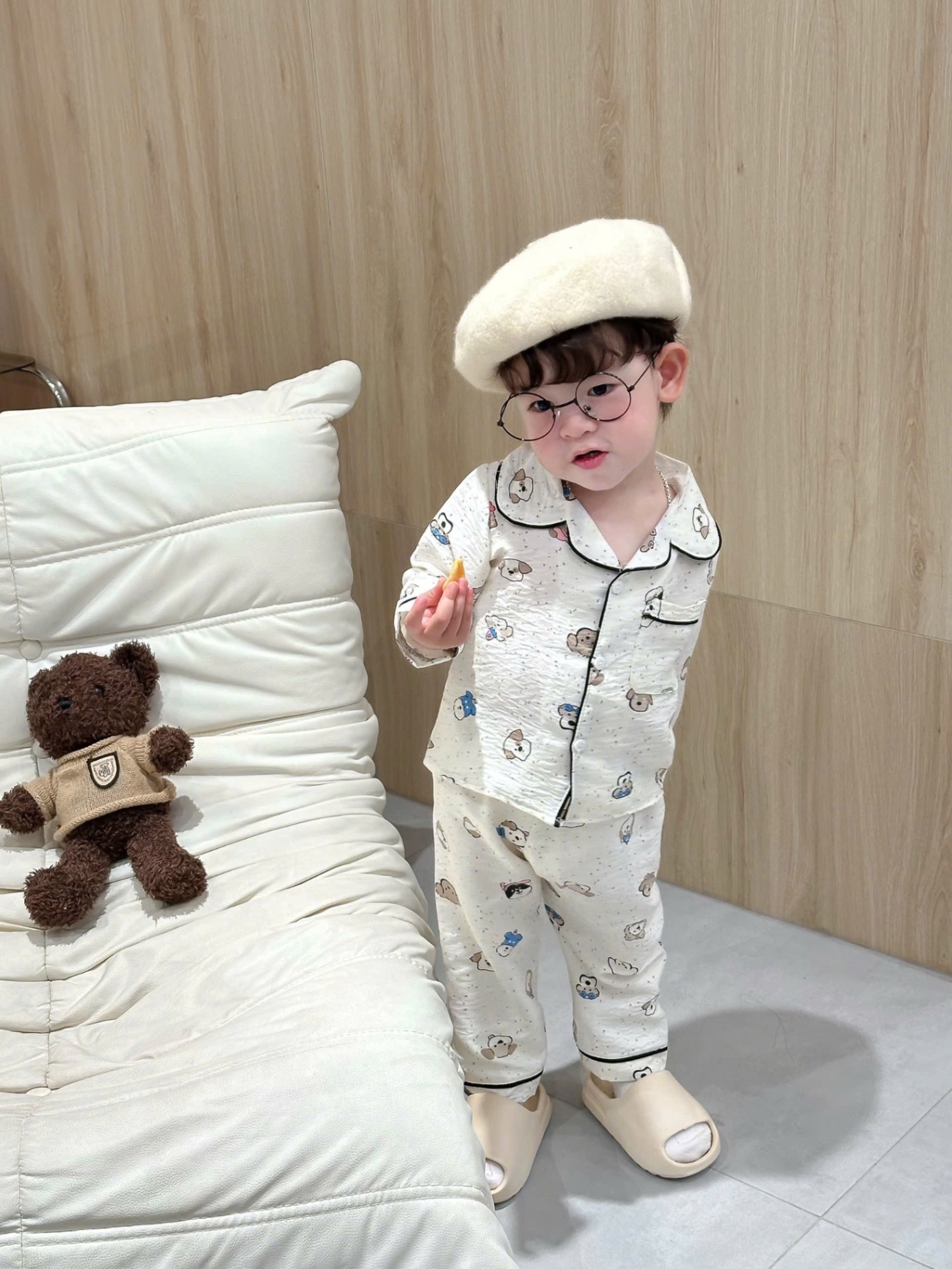 T901 - SET 2 BỘ PYJAMA BÉ TRAI DÀI TAY GẤU nâu kẻ trắng
