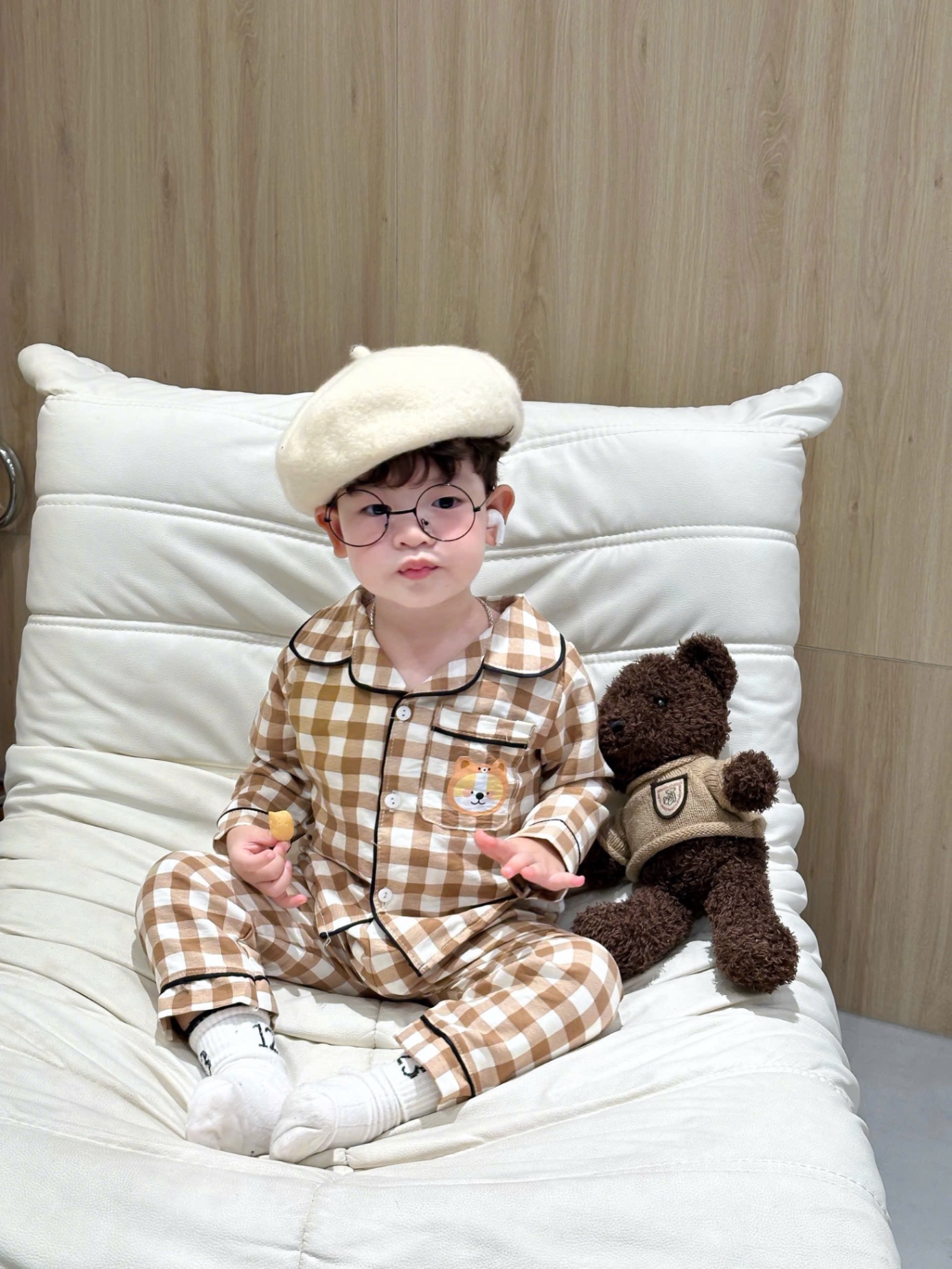 T901 - SET 2 BỘ PYJAMA BÉ TRAI DÀI TAY GẤU nâu kẻ trắng