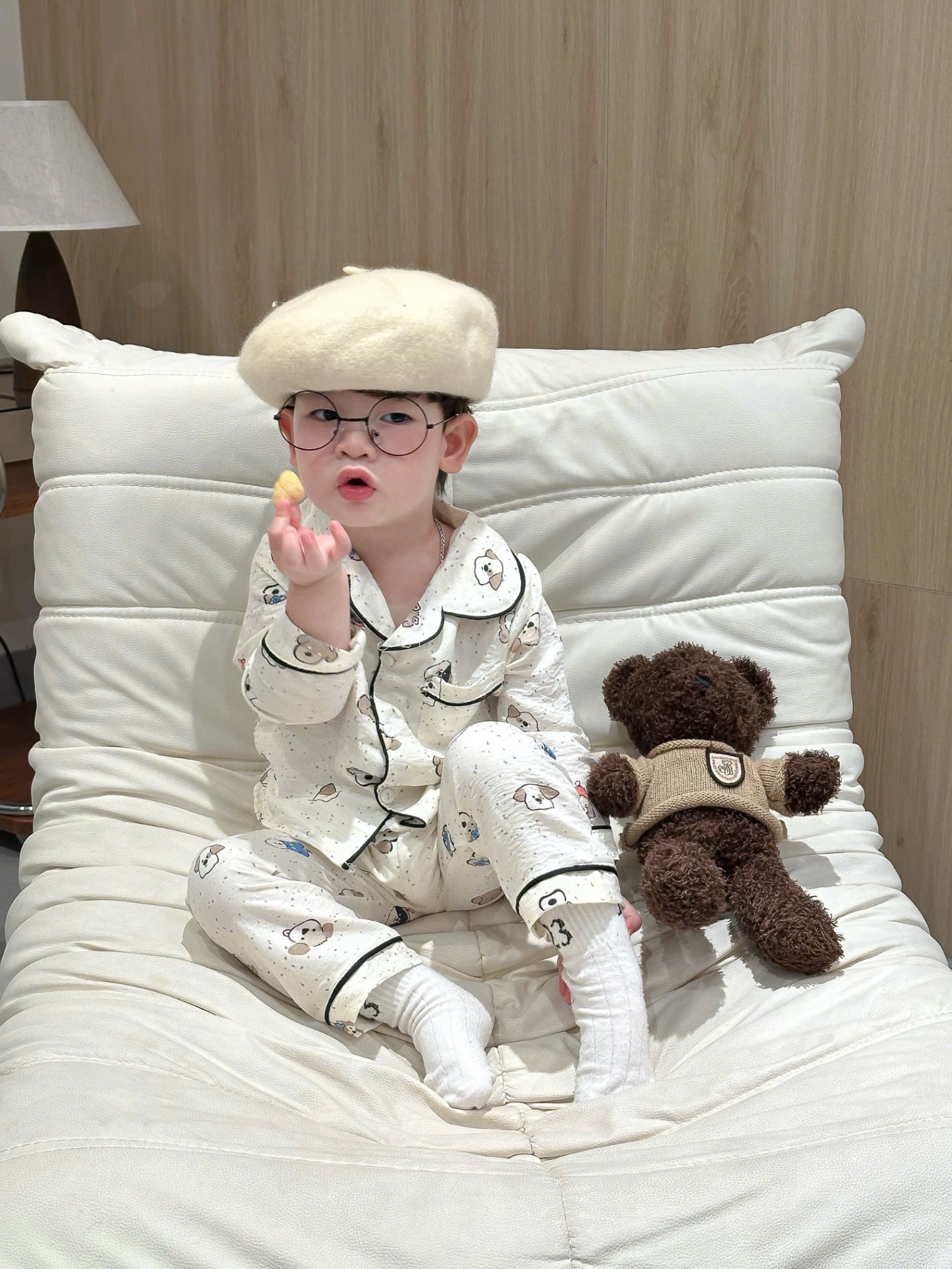 T901 - SET 2 BỘ PYJAMA BÉ TRAI DÀI TAY GẤU nâu kẻ trắng