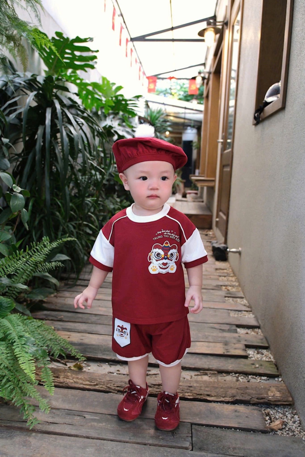 T898 - BỘ ĐÙI BÉ TRUNG THU ĐẾN RỒI ĐỎ TAY TRẮNG KÈM MŨ NỒI