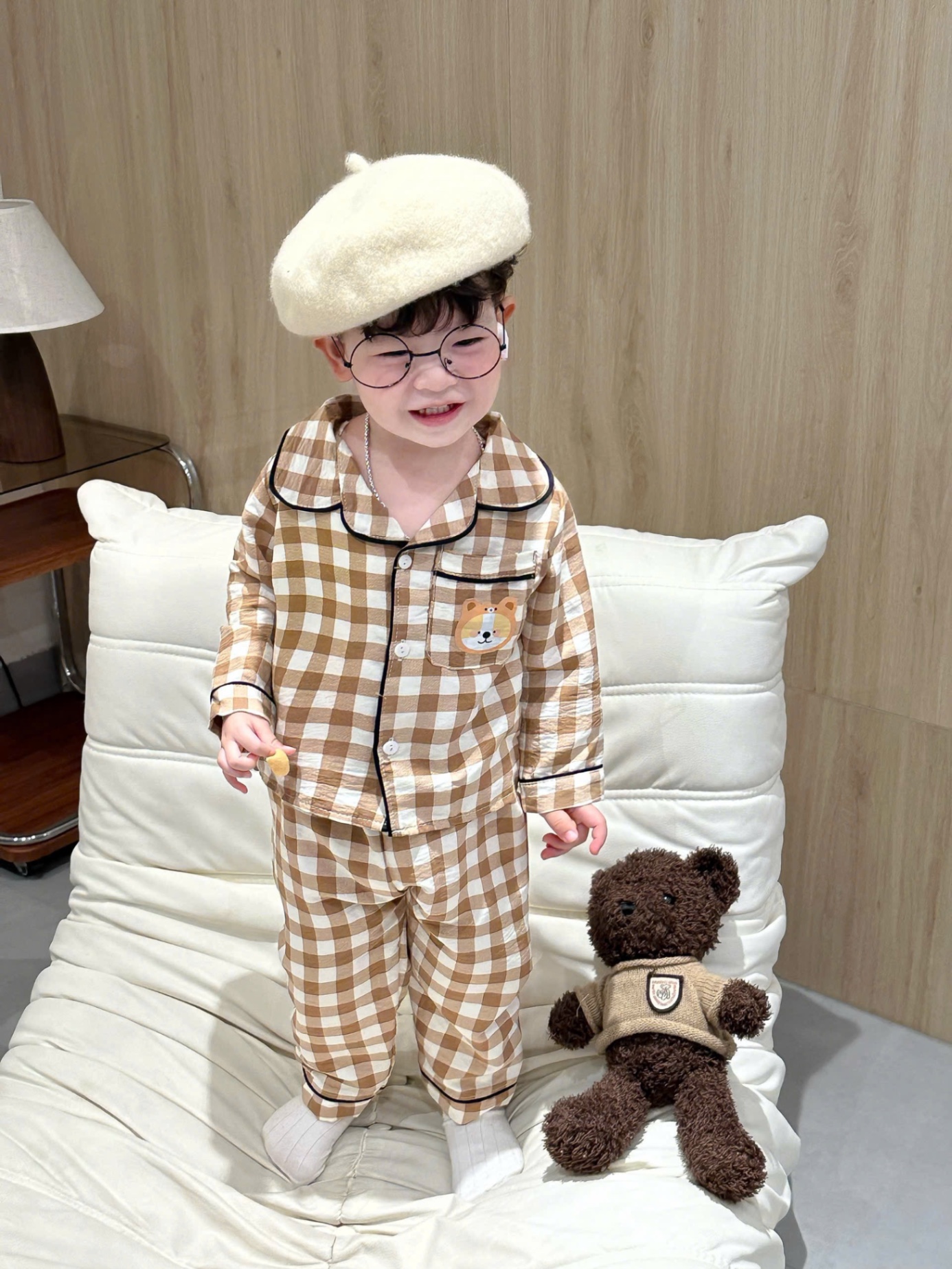 T901 - SET 2 BỘ PYJAMA BÉ TRAI DÀI TAY GẤU nâu kẻ trắng