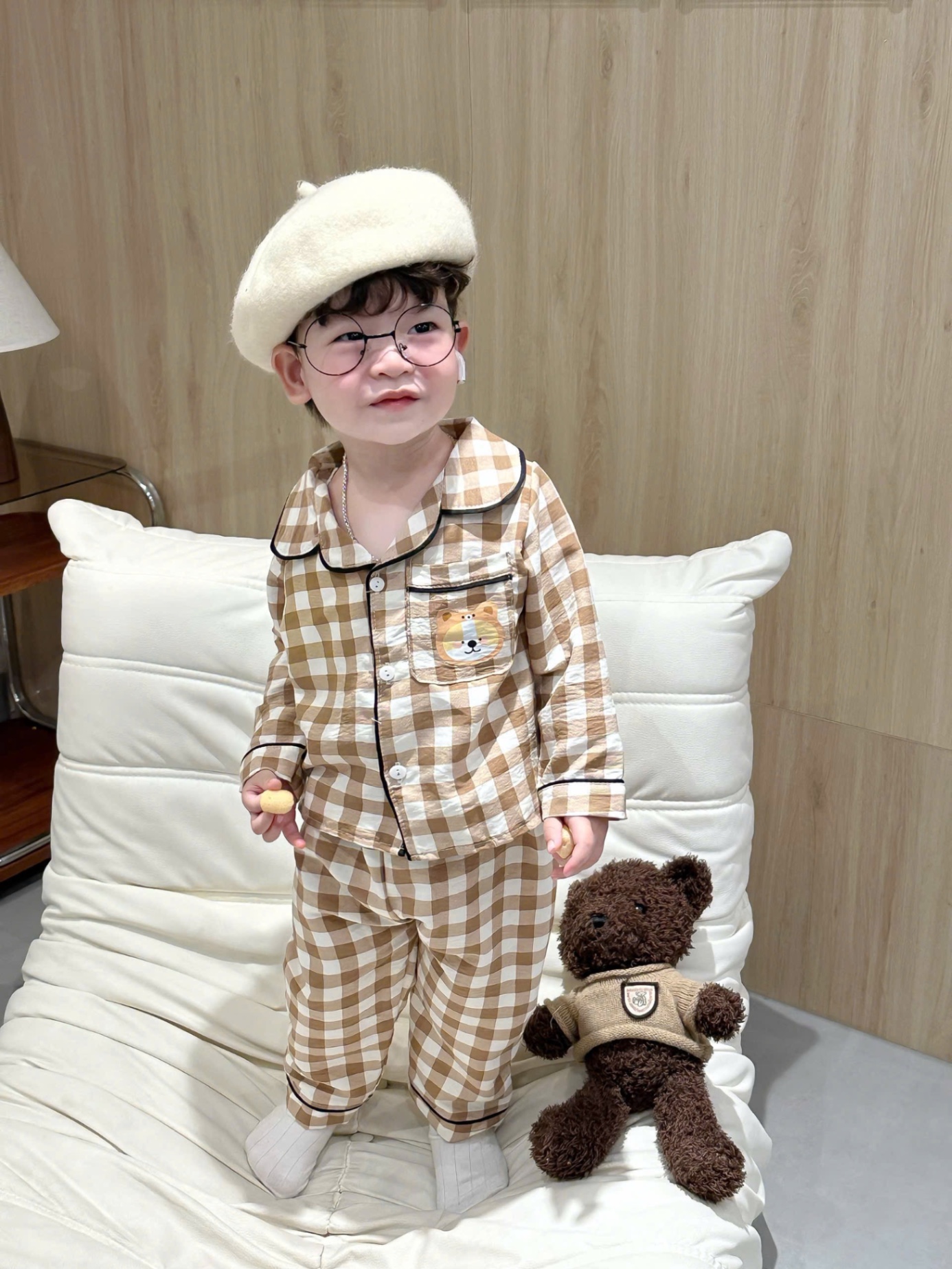 T901 - SET 2 BỘ PYJAMA BÉ TRAI DÀI TAY GẤU nâu kẻ trắng