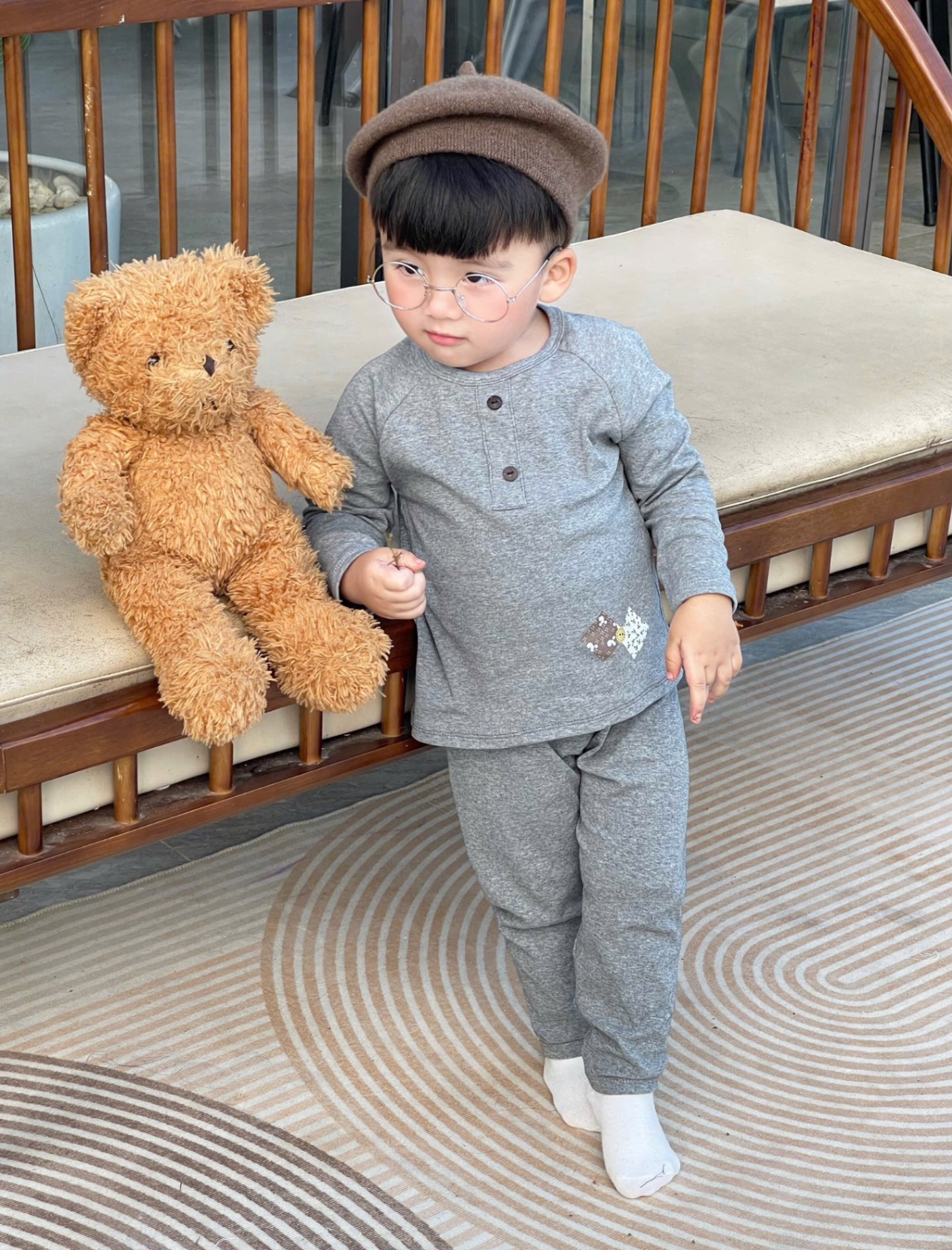 T915 - SET 2 BỘ BÉ TRAI DÀI TAY ZIP xám nâu CỔ CÚC