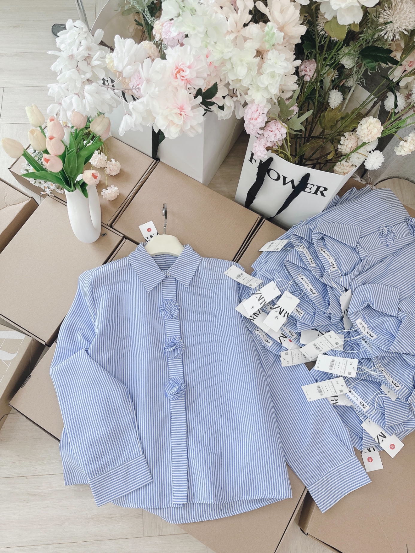 ANU303 - ÁO SƠ MI NỮ XANH SỌC ĐÍNH HOA DÀI TAY