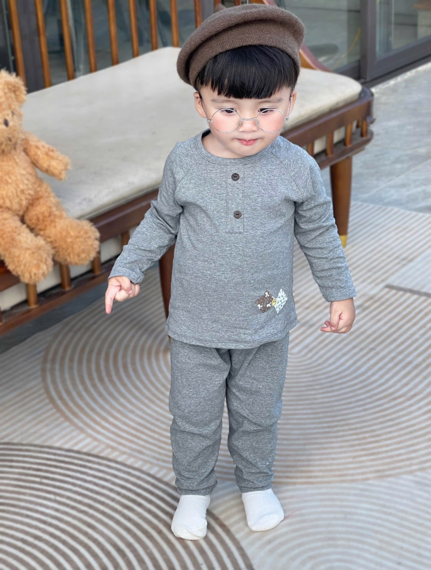 T915 - SET 2 BỘ BÉ TRAI DÀI TAY ZIP xám nâu CỔ CÚC