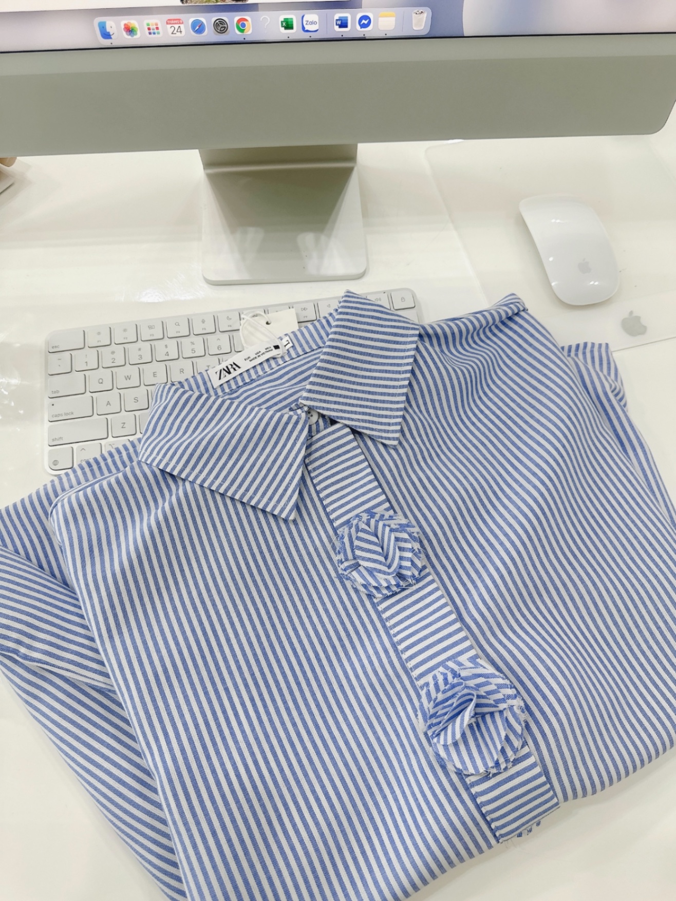 ANU303 - ÁO SƠ MI NỮ XANH SỌC ĐÍNH HOA DÀI TAY