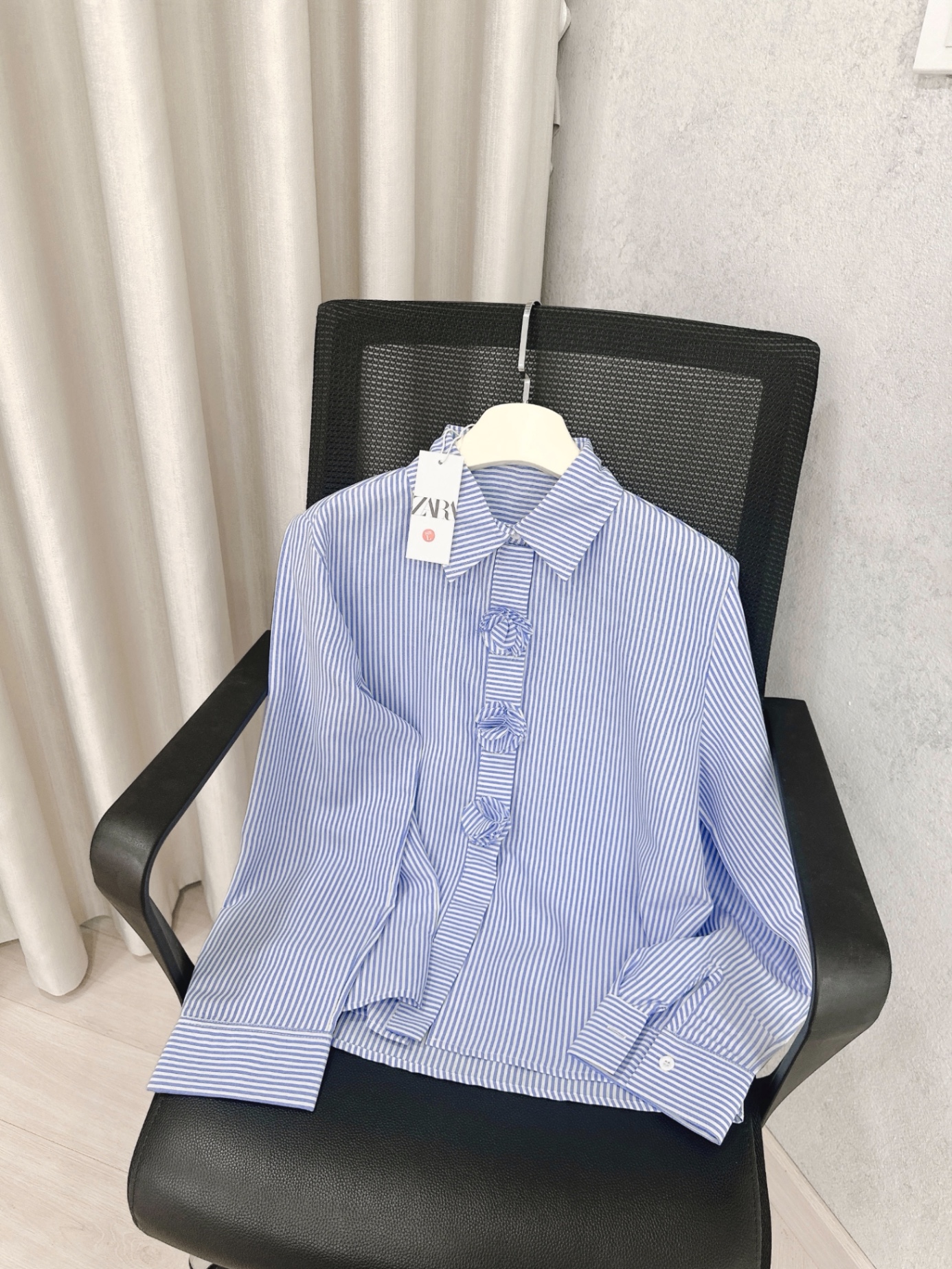 ANU303 - ÁO SƠ MI NỮ XANH SỌC ĐÍNH HOA DÀI TAY