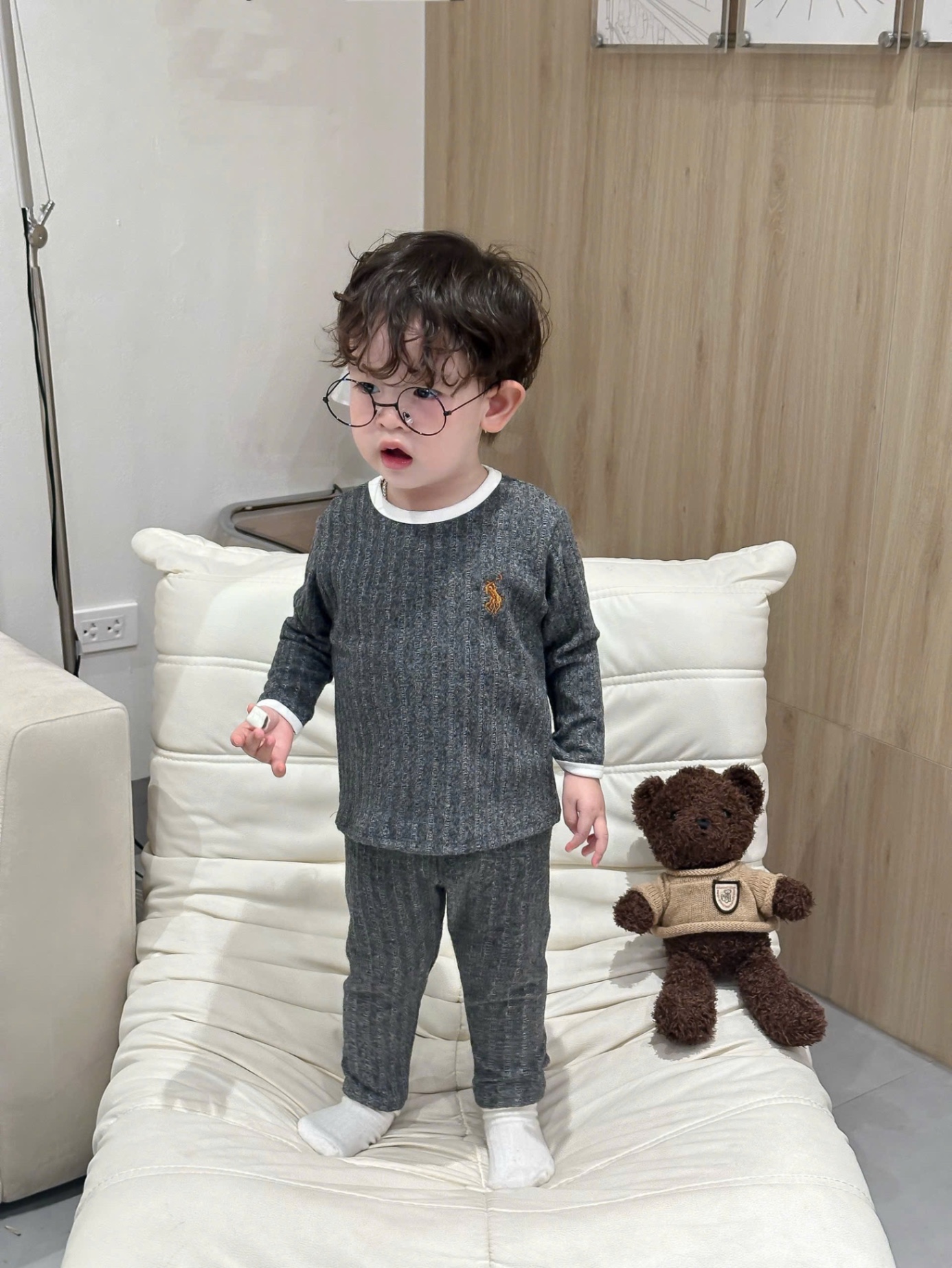 T911 - SET 2 BỘ BÉ TRAI ĐŨA LÔNG DÀI TAY KỊ SĨ CỔ VIỀN
